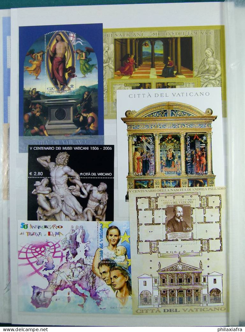 Collection Vatican, de 1963 à 2013, avec timbres neufs ** sans charnière, en s