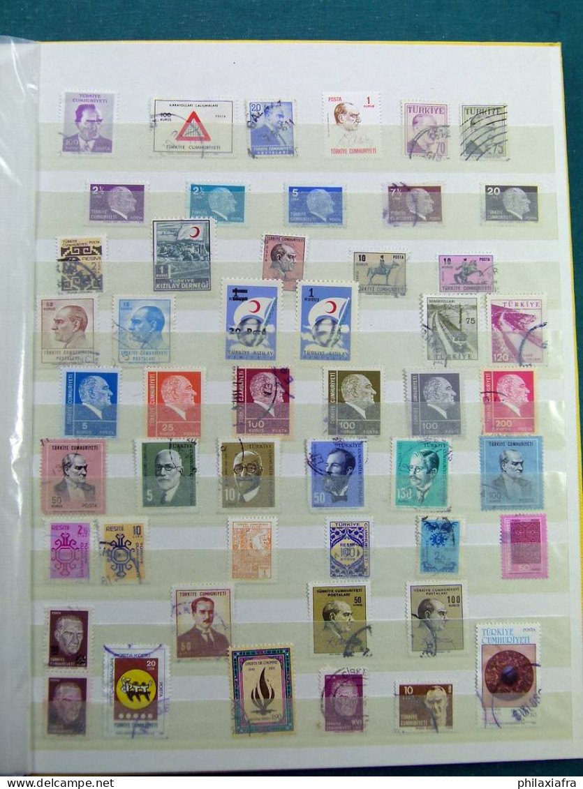 Collection Europa, avec timbres neufs et oblitérés.