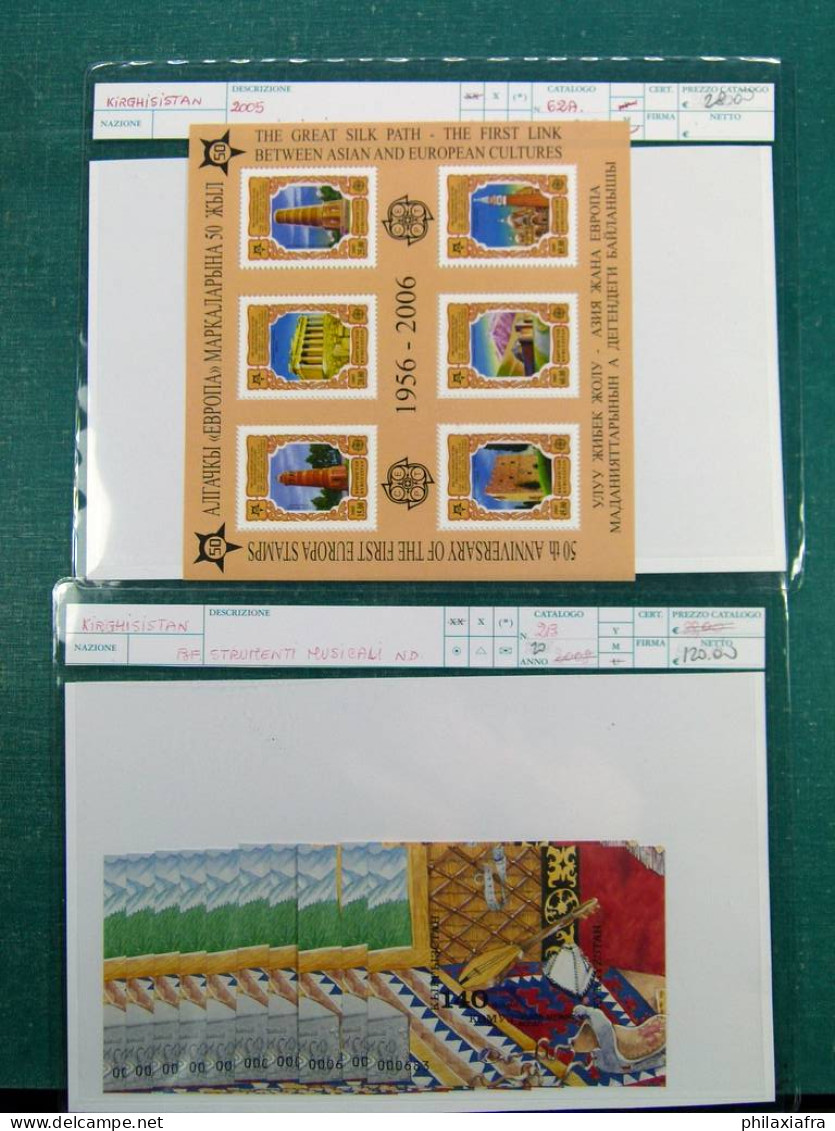 Collection Zone Soviétique, avec timbres, dépliants, feuillets, neufs ** sans 