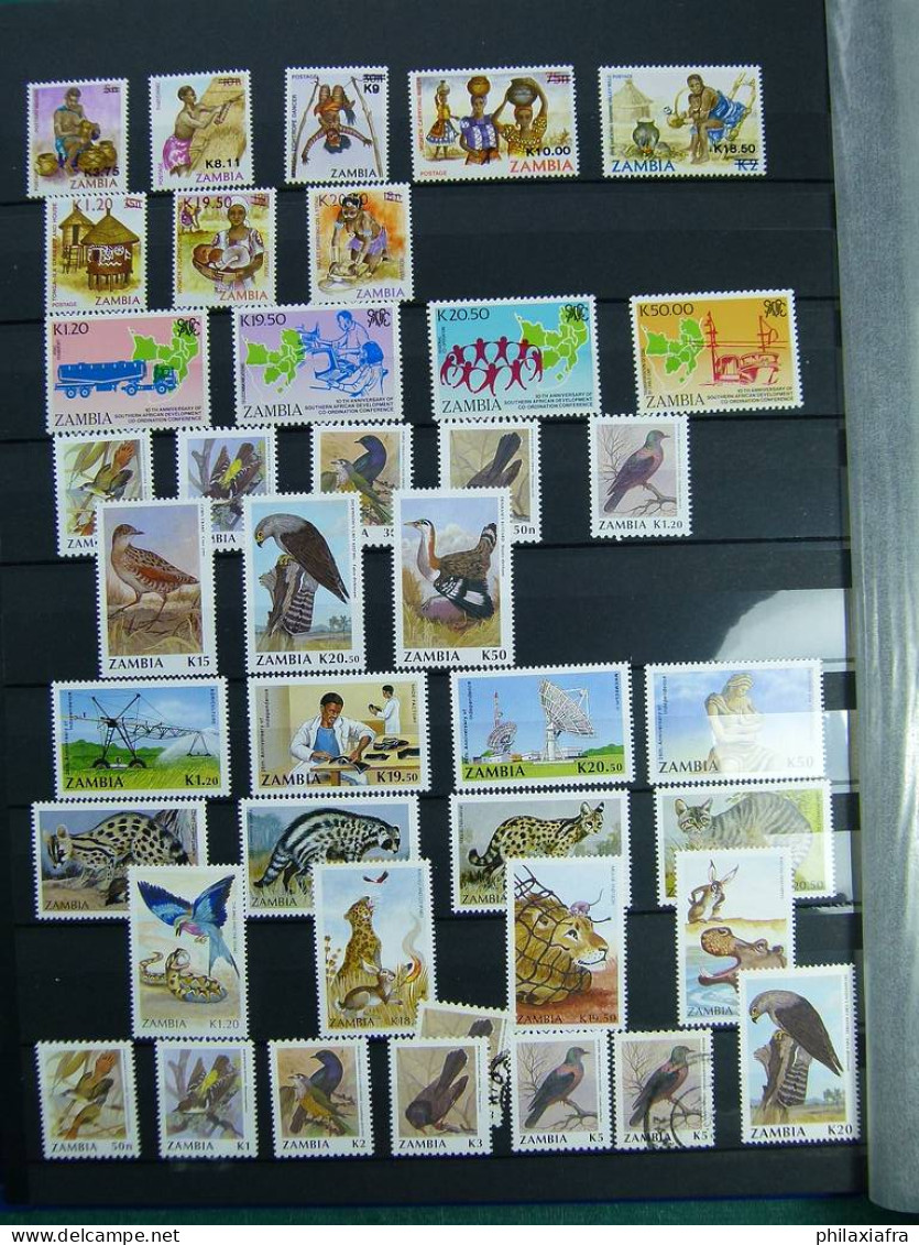 Collection Gambie et Zambie, sur classeur, avec pour la plupart des timbres neuf
