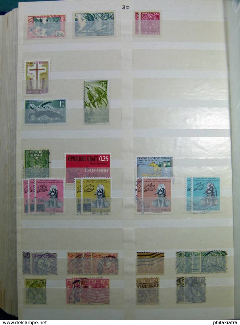 Collection Europa World, sur classeur, avec timbres oblitérés, également Dane