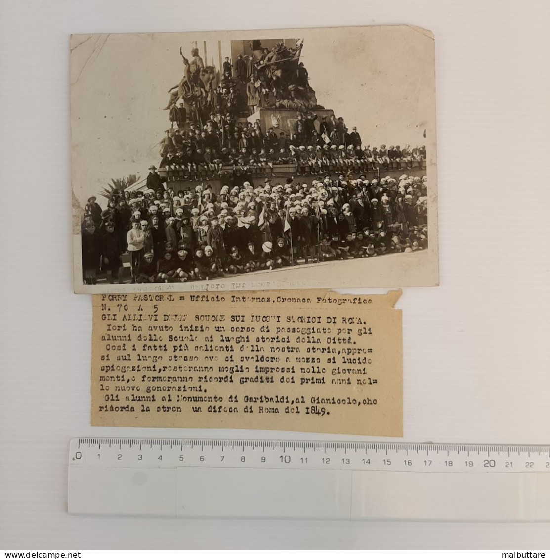 Foto Giovani Balilla In B/n - Gli Allievi Delle Scuole Sui Luoghi Storici Di Roma Monumento Di Garibaldi Al Gianicolo - War, Military