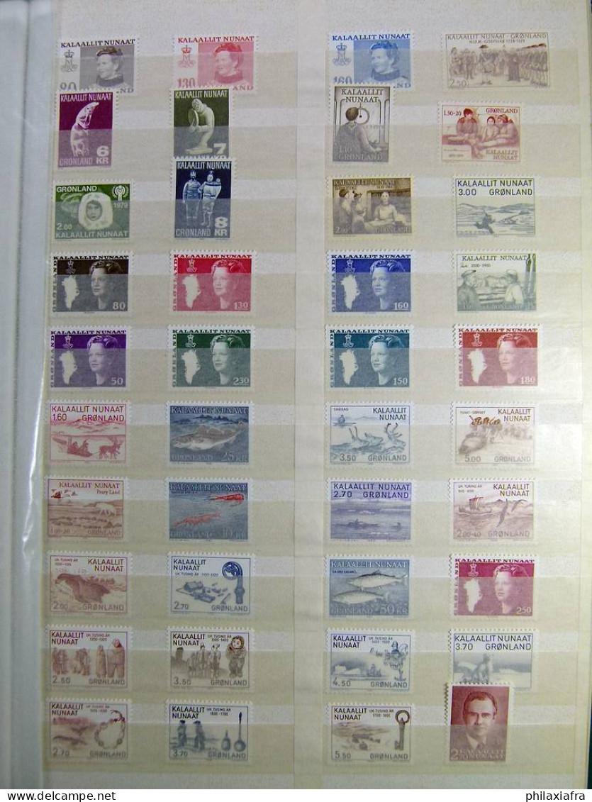 Collection Groenland, Sur Classeur, Du Début à 2009, Avec Timbres, Dépliants, - Collezioni & Lotti