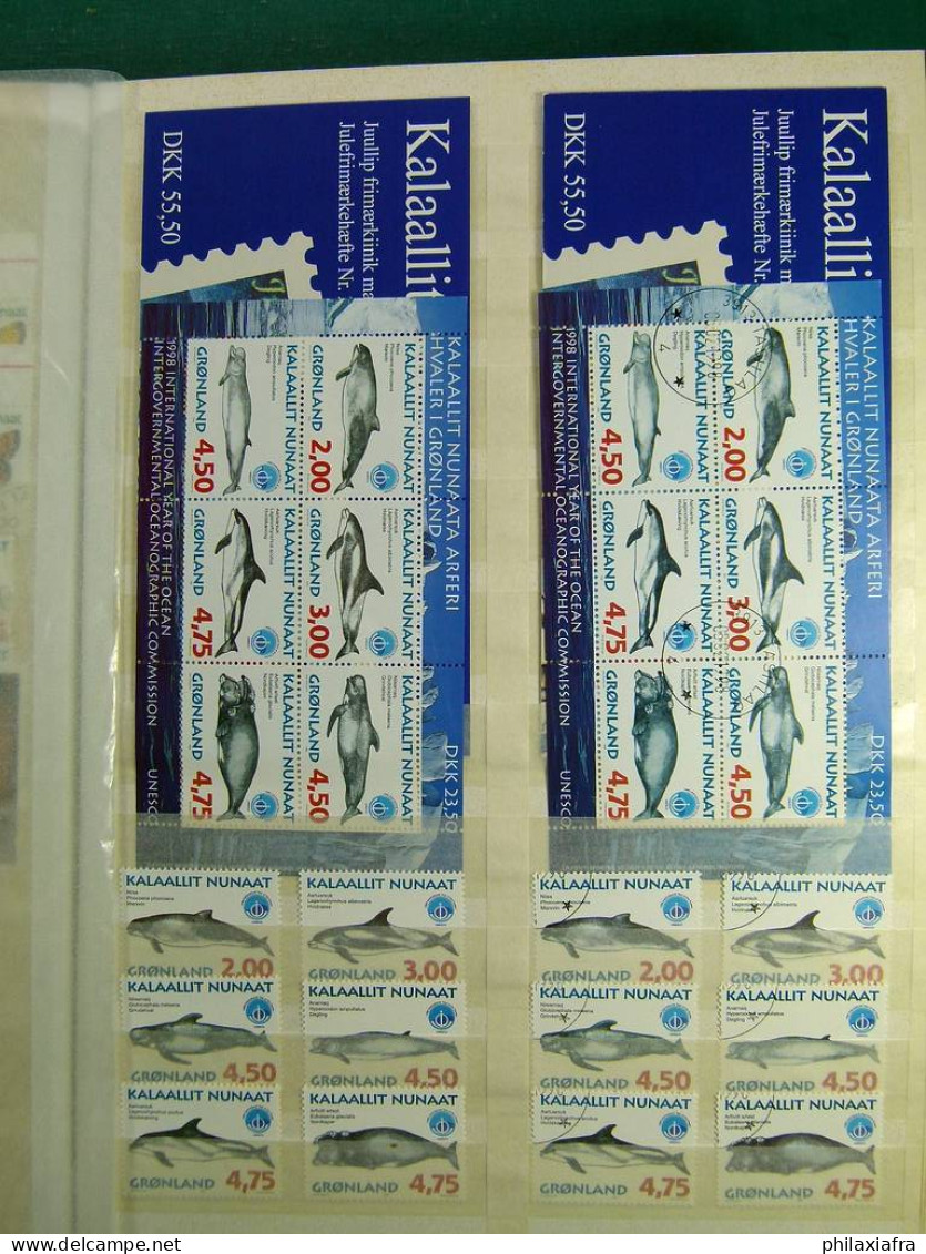 Collection Groenland, sur classeur, du début à 2009, avec timbres, dépliants,