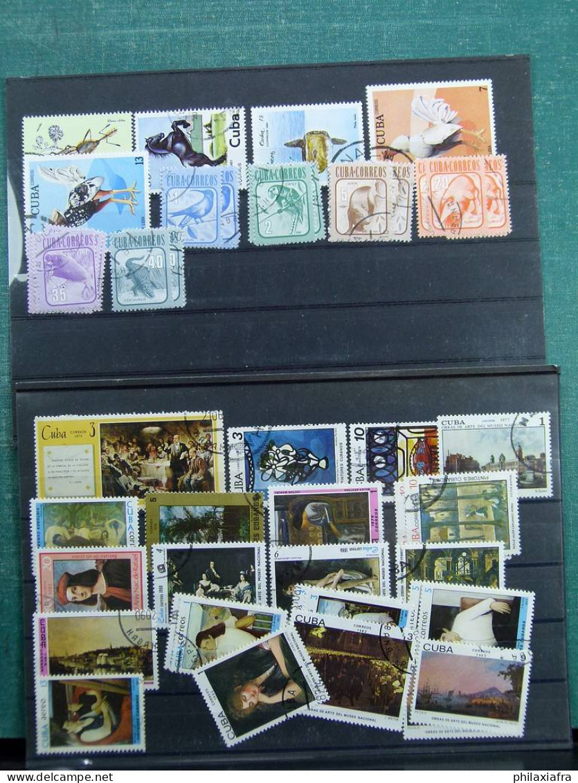 Collection Amérique du Sud, avec timbres neufs et oblitérés, sur cartes.