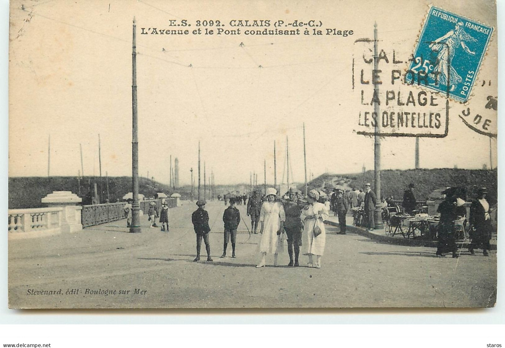 CALAIS - L'Avenue Et Le Pont Conduisant à La Plage - Calais