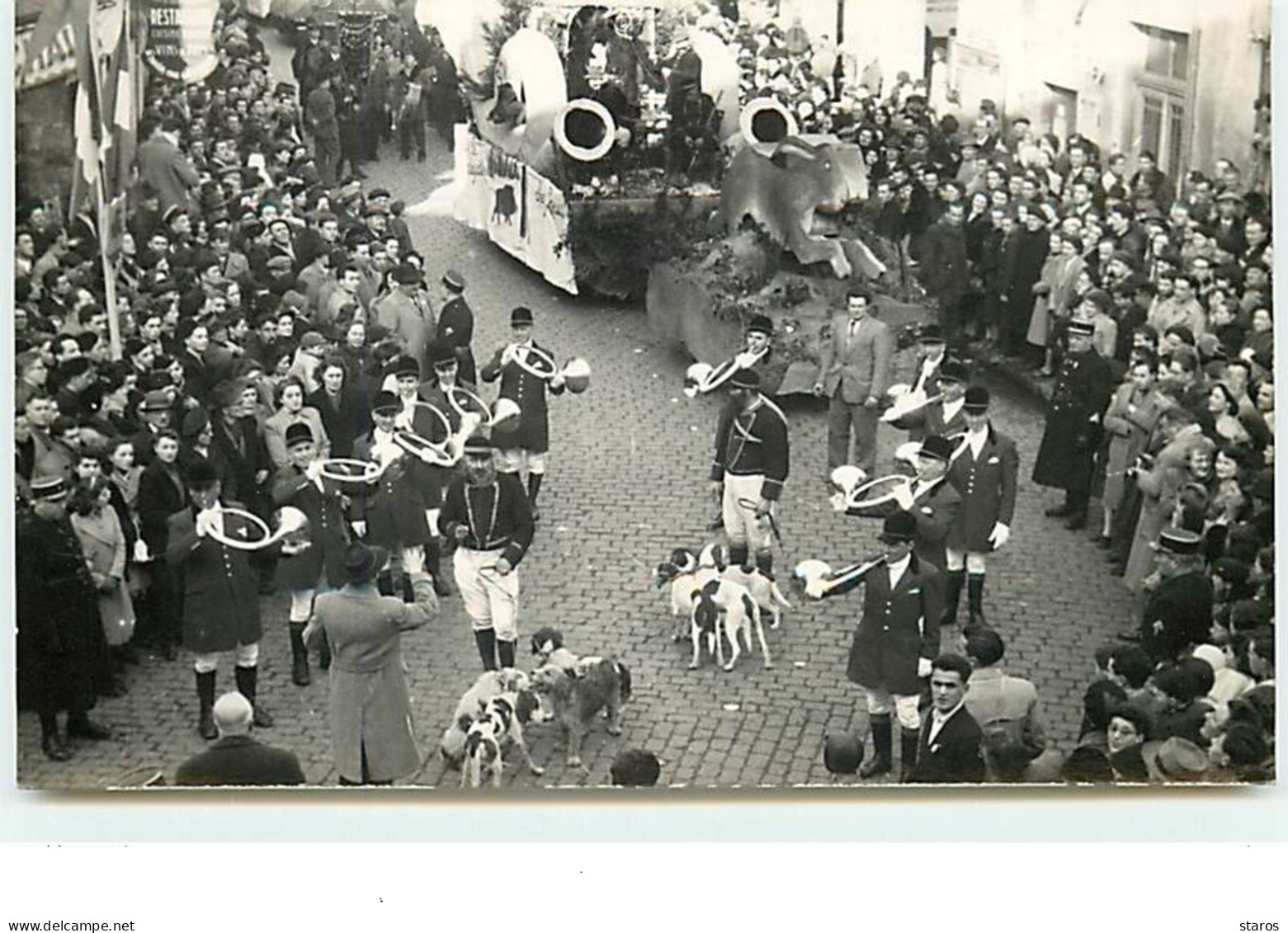 A Localiser - Carte-Photo - Chasse à Courre - Carnaval Avec Lapin - To Identify