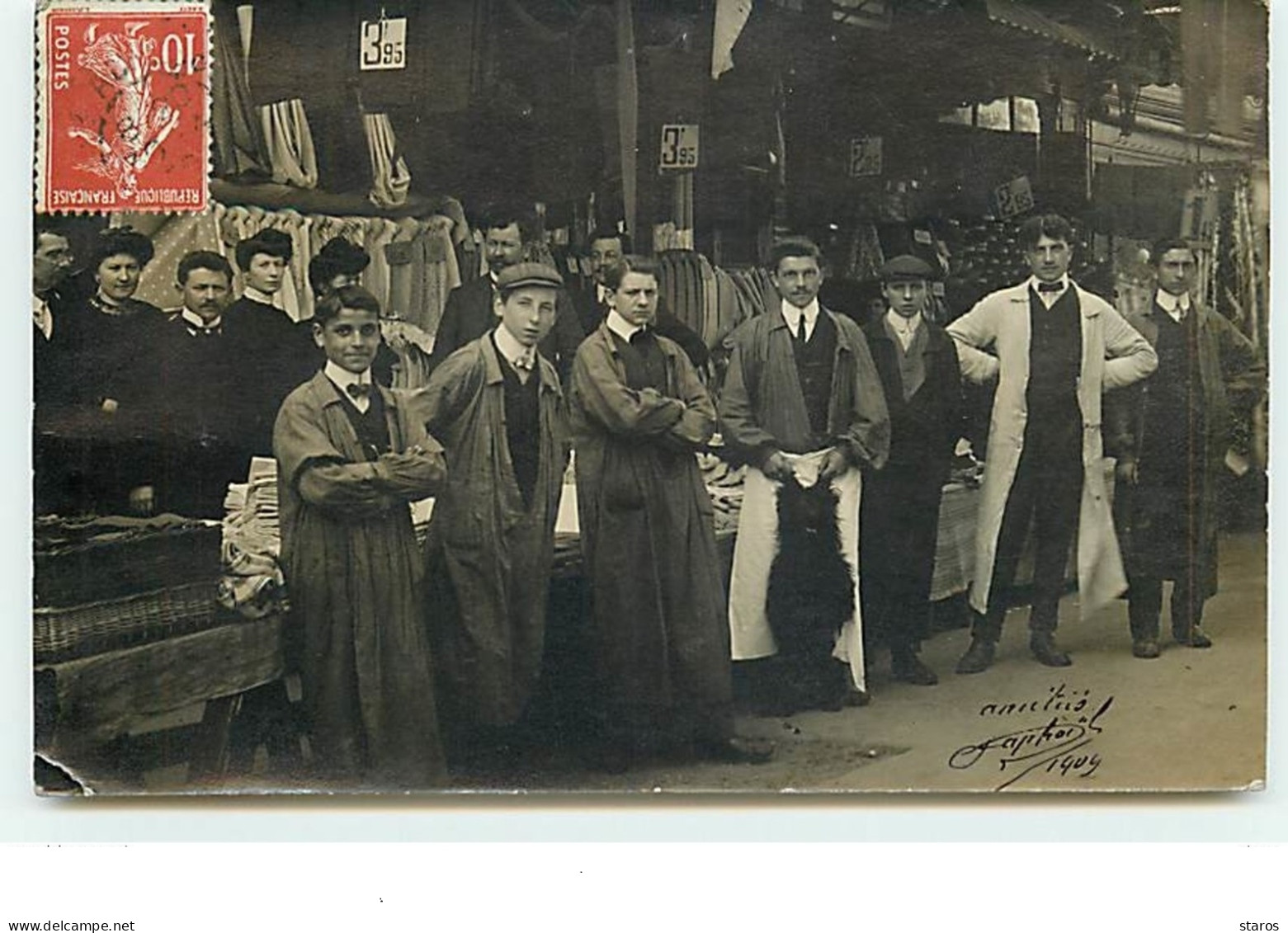 Carte-Photo - LE HAVRE - Hommes Devant Une Devanture De Magasin De Vêtements N°1 - Unclassified