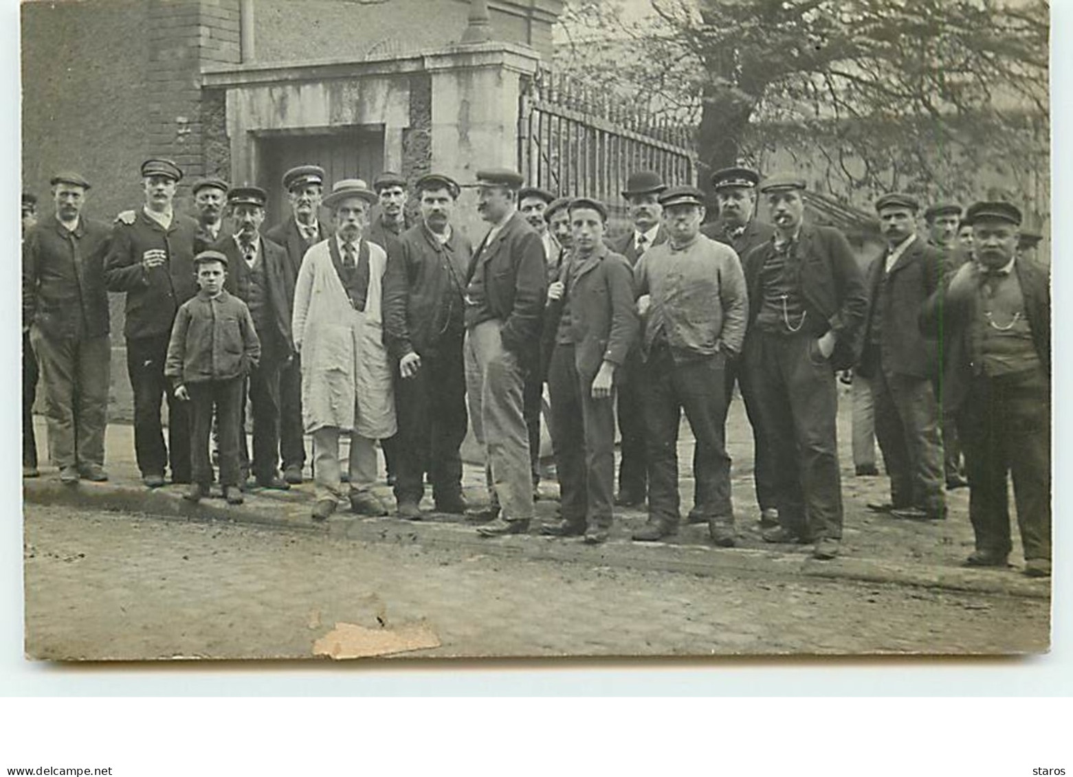 Carte-Photo - Groupe D'hommes - To Identify