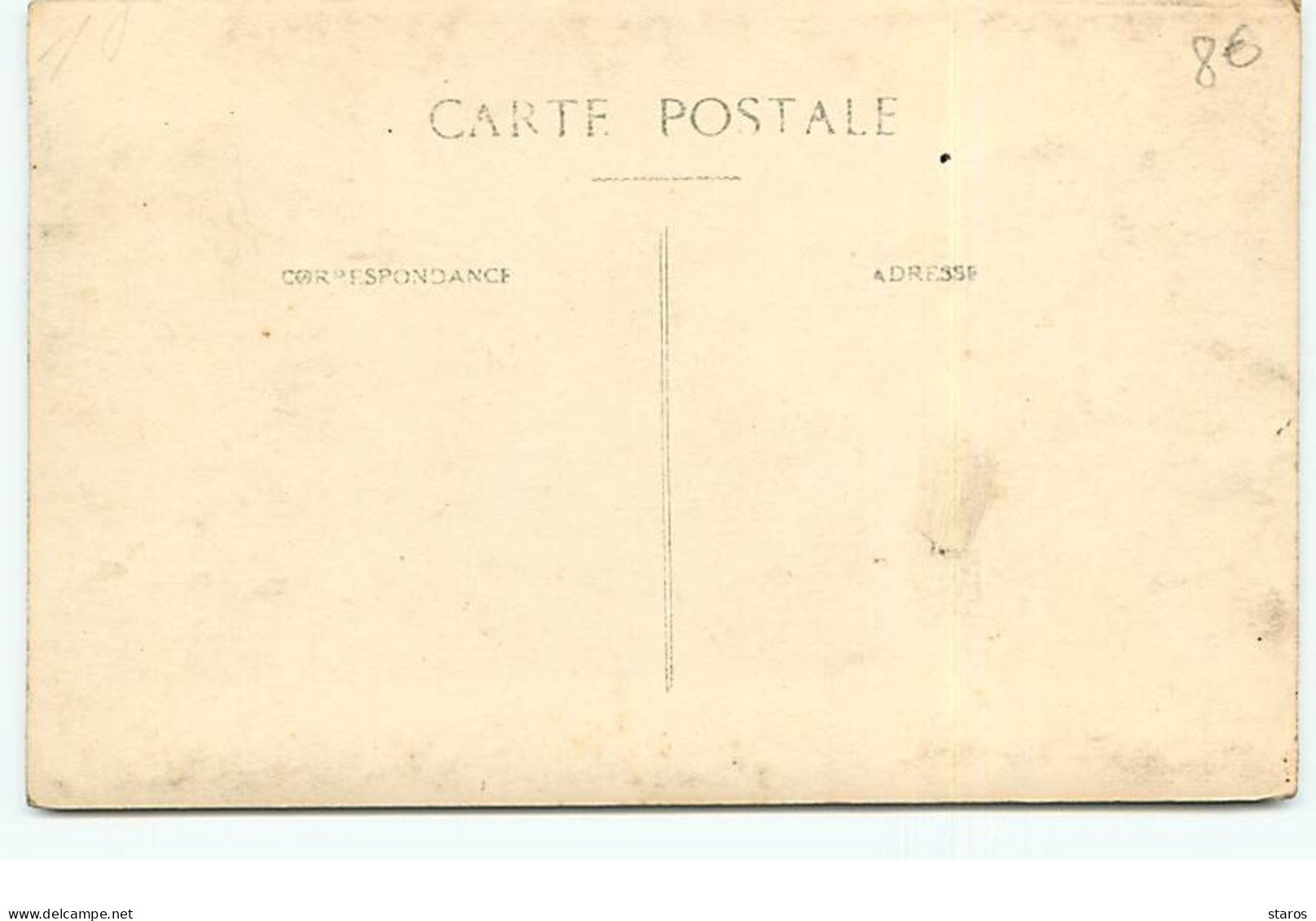 Carte-Photo - Fillette Dans Une Voiture à Pédale - Other & Unclassified