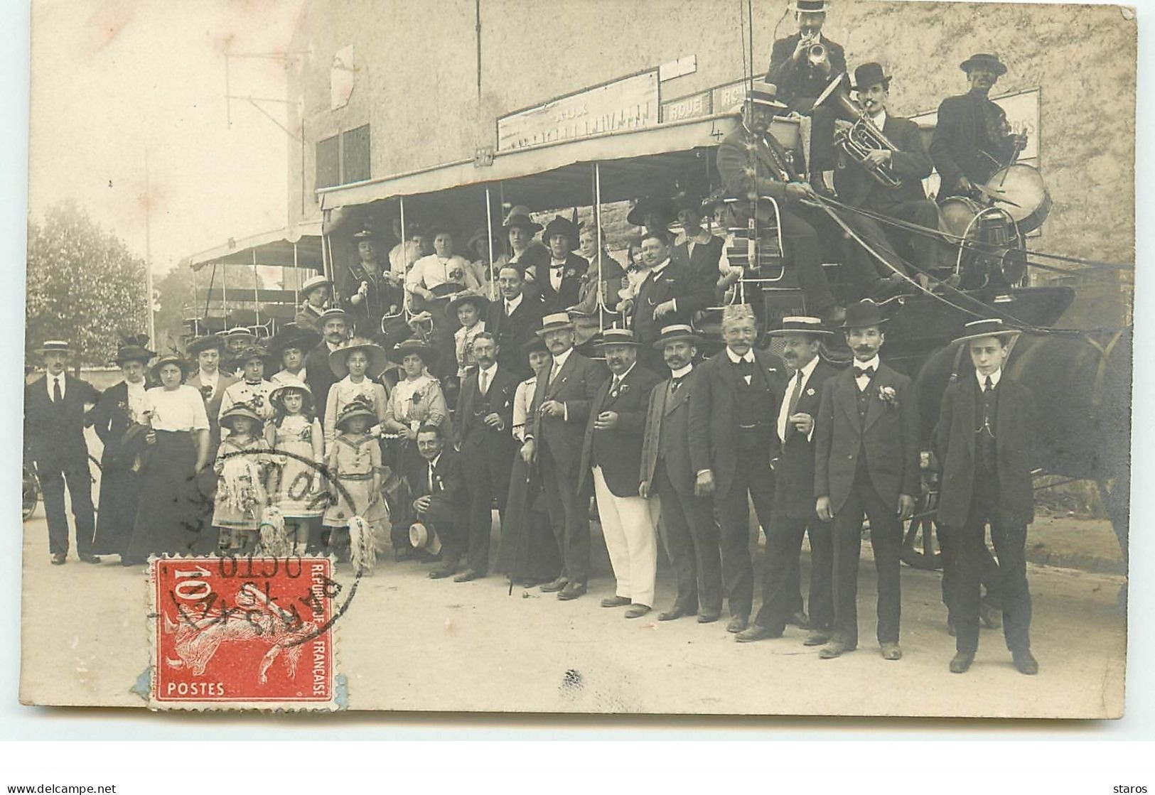 Carte Photo - PARIS XVII - Photo De Groupe Devant Un Véhicule D'excursions - Paris (17)