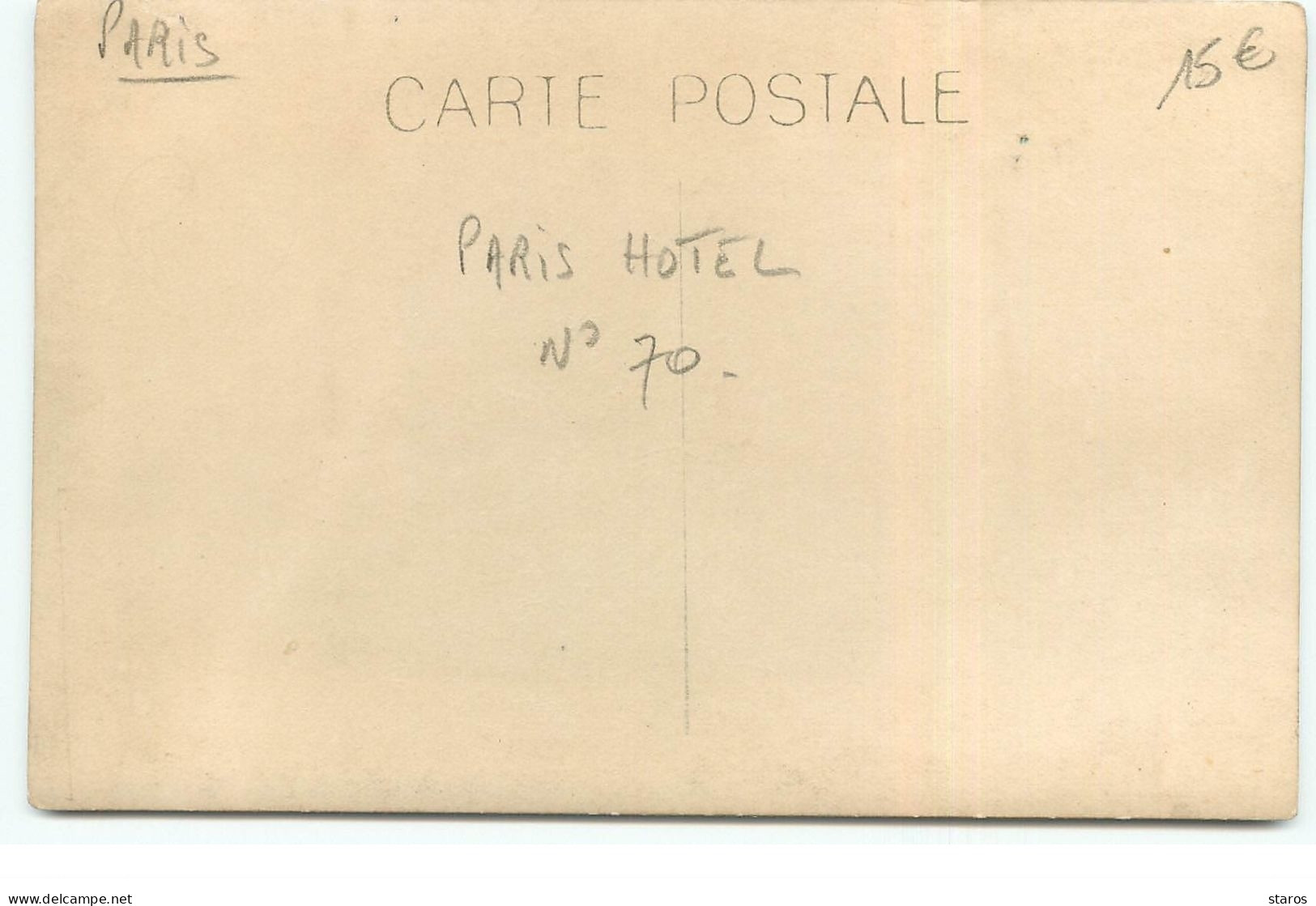 Carte Photo - PARIS - Couple Devant Un Hôtel N°70 - Pubs, Hotels, Restaurants