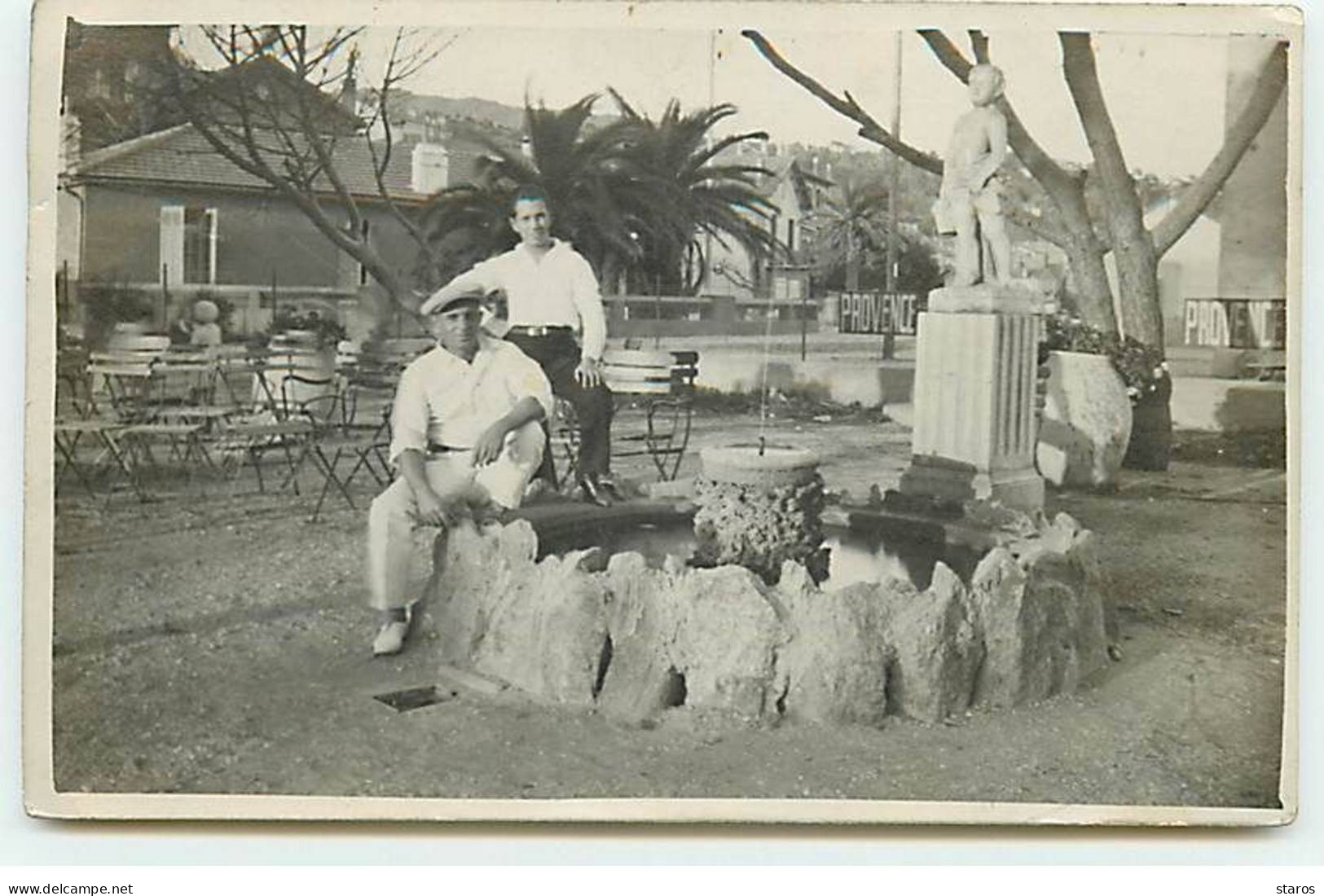 Carte Photo - DARDILLY - Deux Hommes Près D'une Fontaine - Other & Unclassified