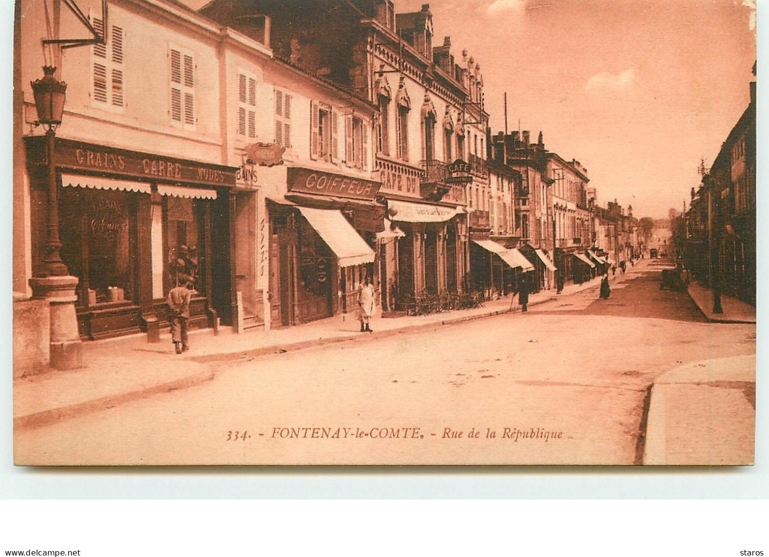 FONTENAY-LE-COMTE - Rue De La République - Fontenay Le Comte