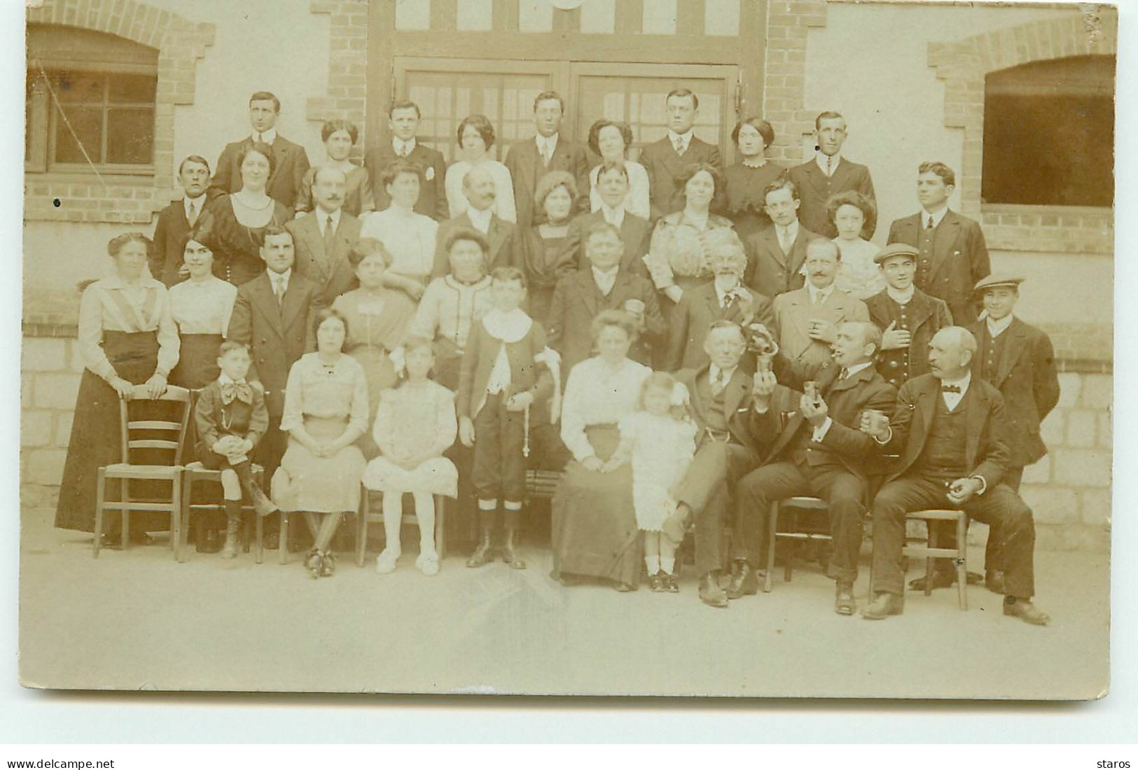 Carte Photo à Identifier - Photo De Groupe, Les Hommes Trinquant - Communion - To Identify