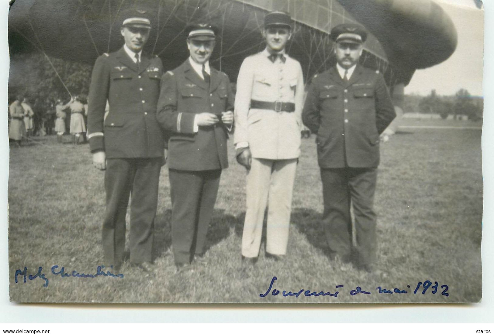 Carte Photo - METZ Aviateurs Près D'un Dirigeable Mai 1932 - Aérodromes