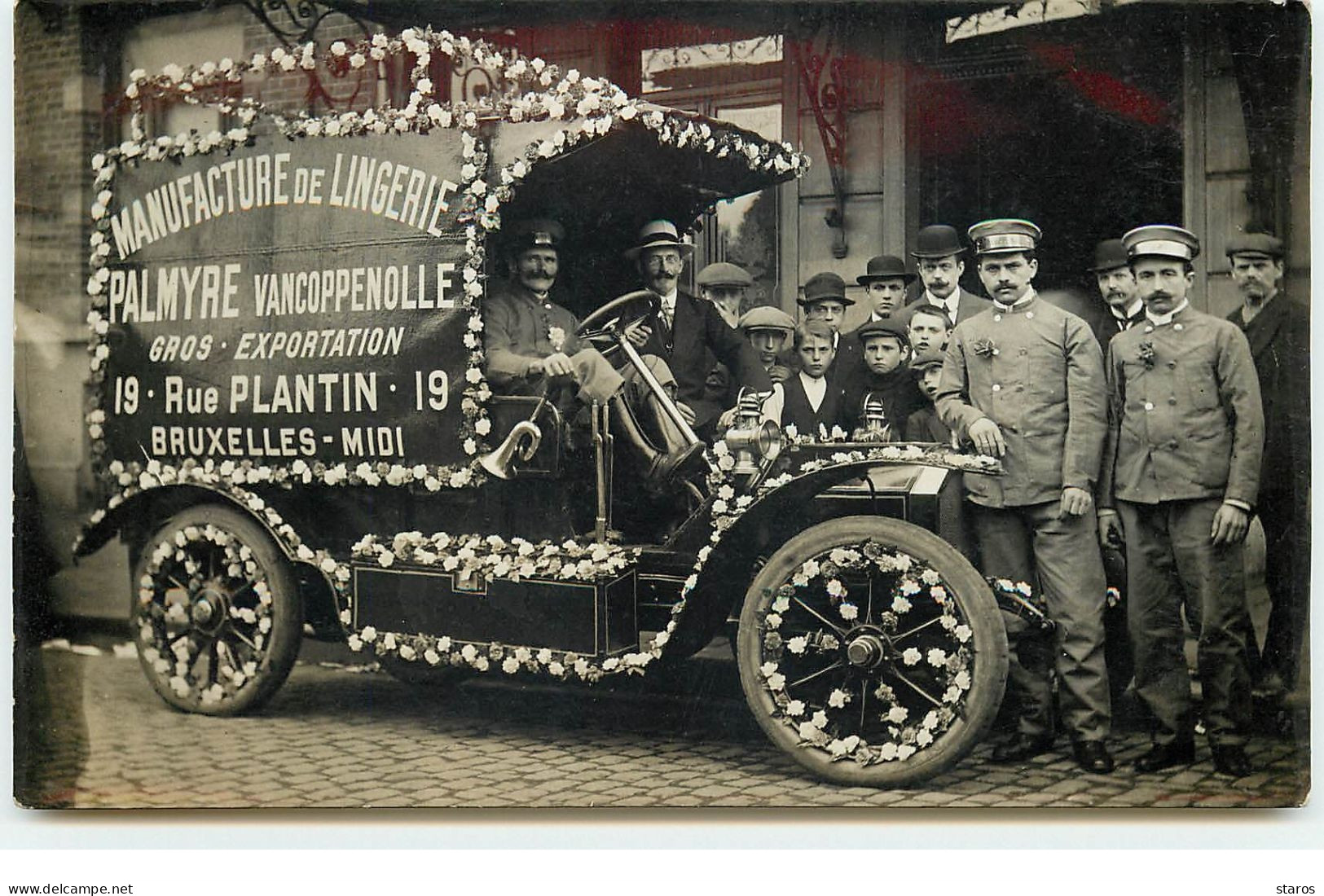 BRUXELLES - RPPC - Manufacture De Lingerie - Palmyre Vancoppenolle - Camion De Livraison Fleuri - Fêtes, événements