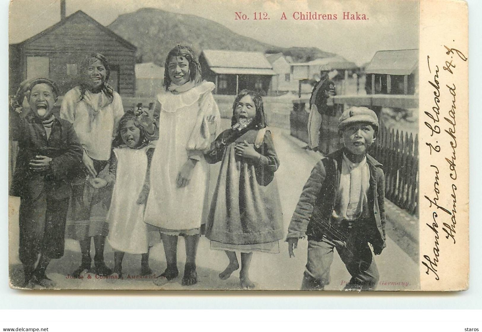 NOUVELLE-ZELANDE - A Childrens Haka - Nouvelle-Zélande