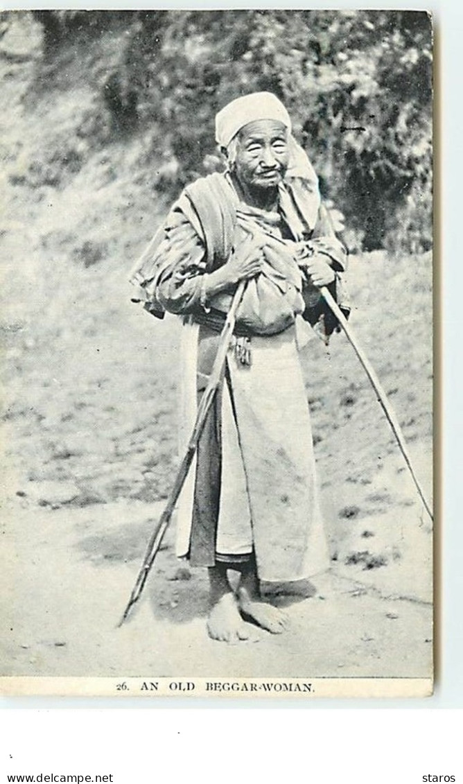 NEPAL - An Old Beggar-Woman - Népal