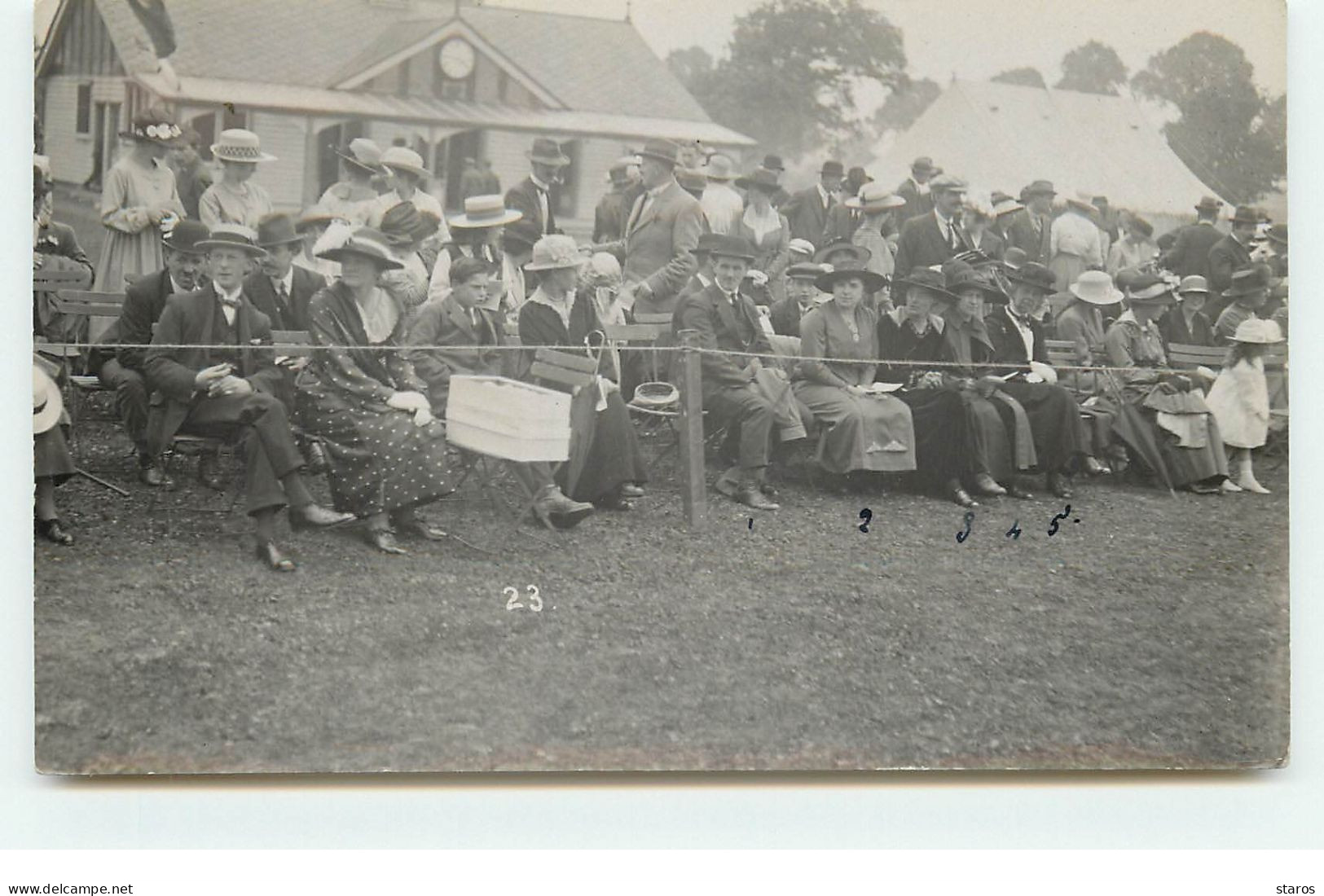 Carte Photo à Identifier - Probablement Royaume Uni - Golf Club ? Hippodrome ? - Zu Identifizieren