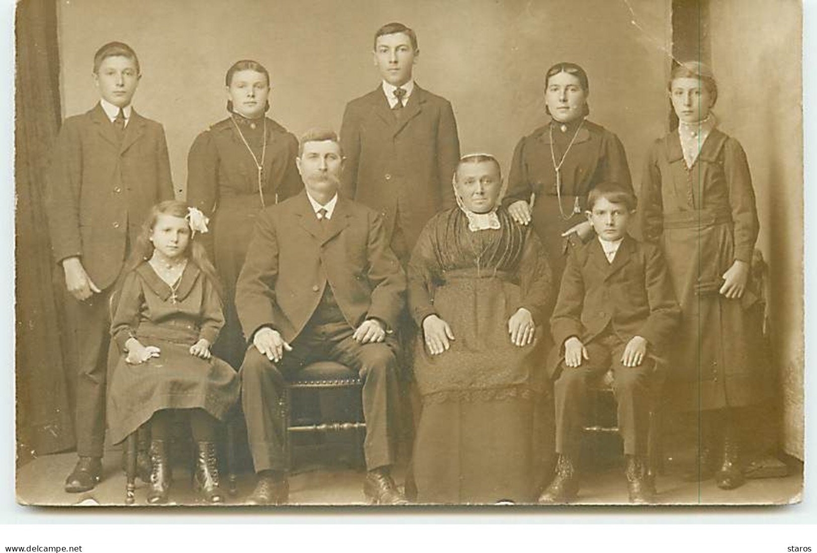 Carte Photo à Identifier - Photo De Famille - Te Identificeren