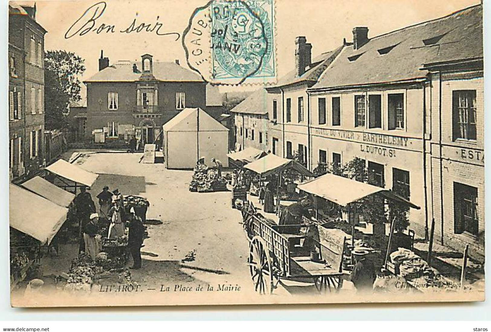 LIVAROT - La Place De La Mairie - Hôtel Du Vivier Barthelemy L. Dutot - Un Jour De Marché - Livarot