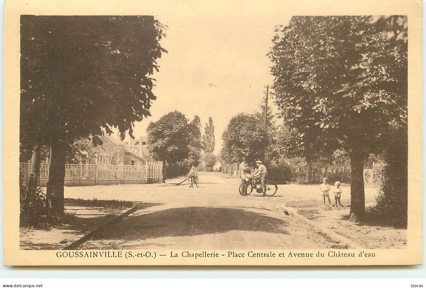 GOUSSAINVILLE - La Chapellerie - Place Centrale Et Avenue Du Château D'eau - Goussainville