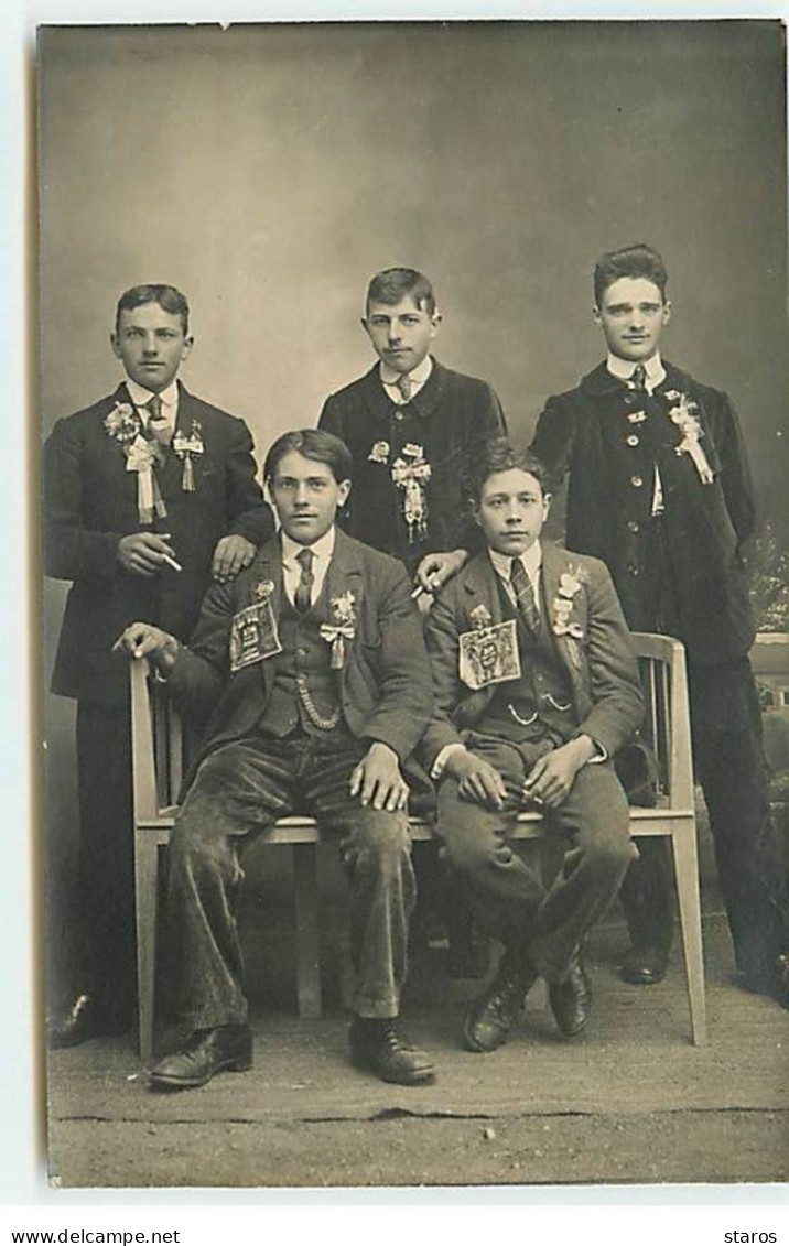 Carte Photo - Militaires - Groupe De Jeunes Conscrits - To Identify