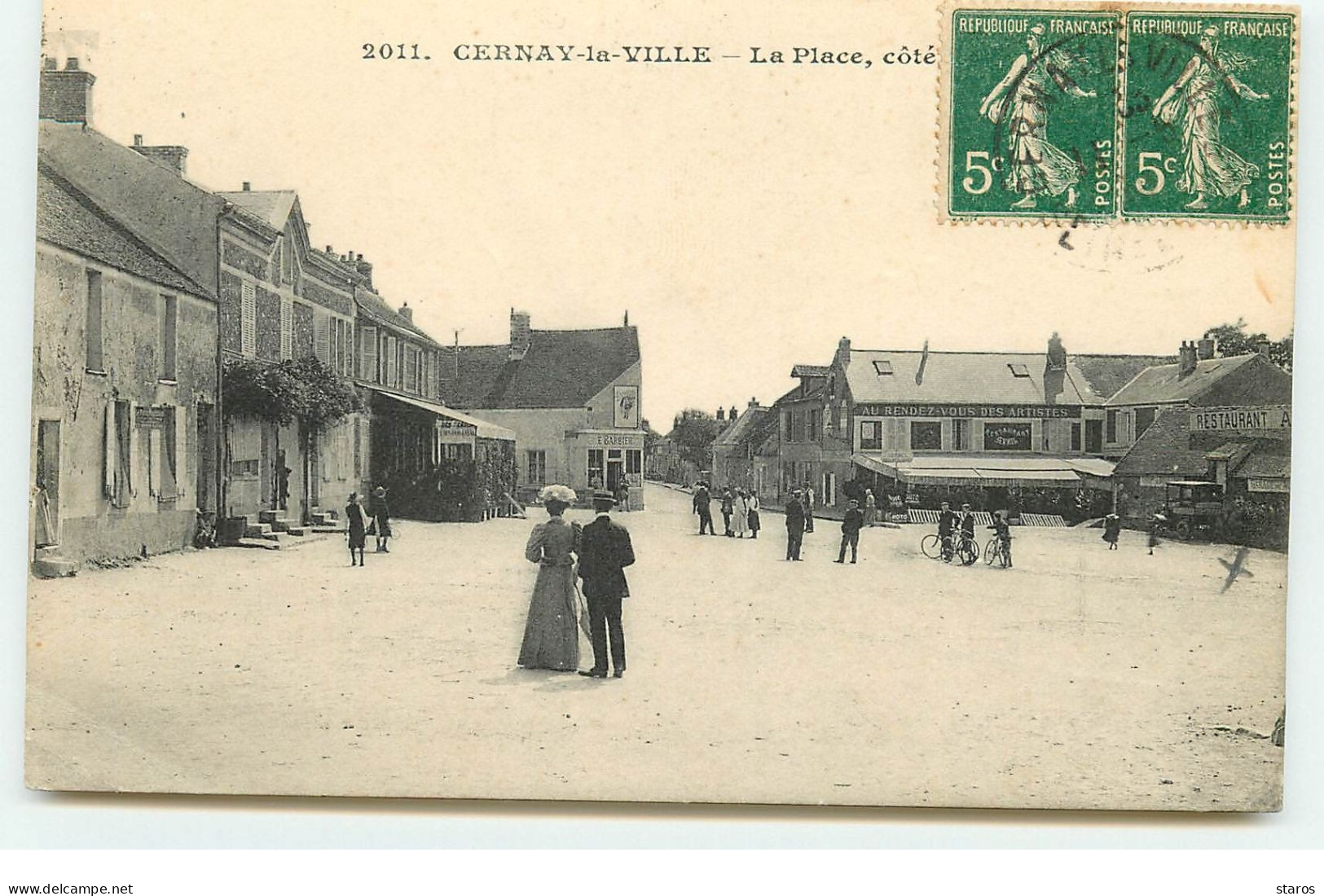 CERNAY-LA-VILLE - La Place, Côté Est - Cernay-la-Ville