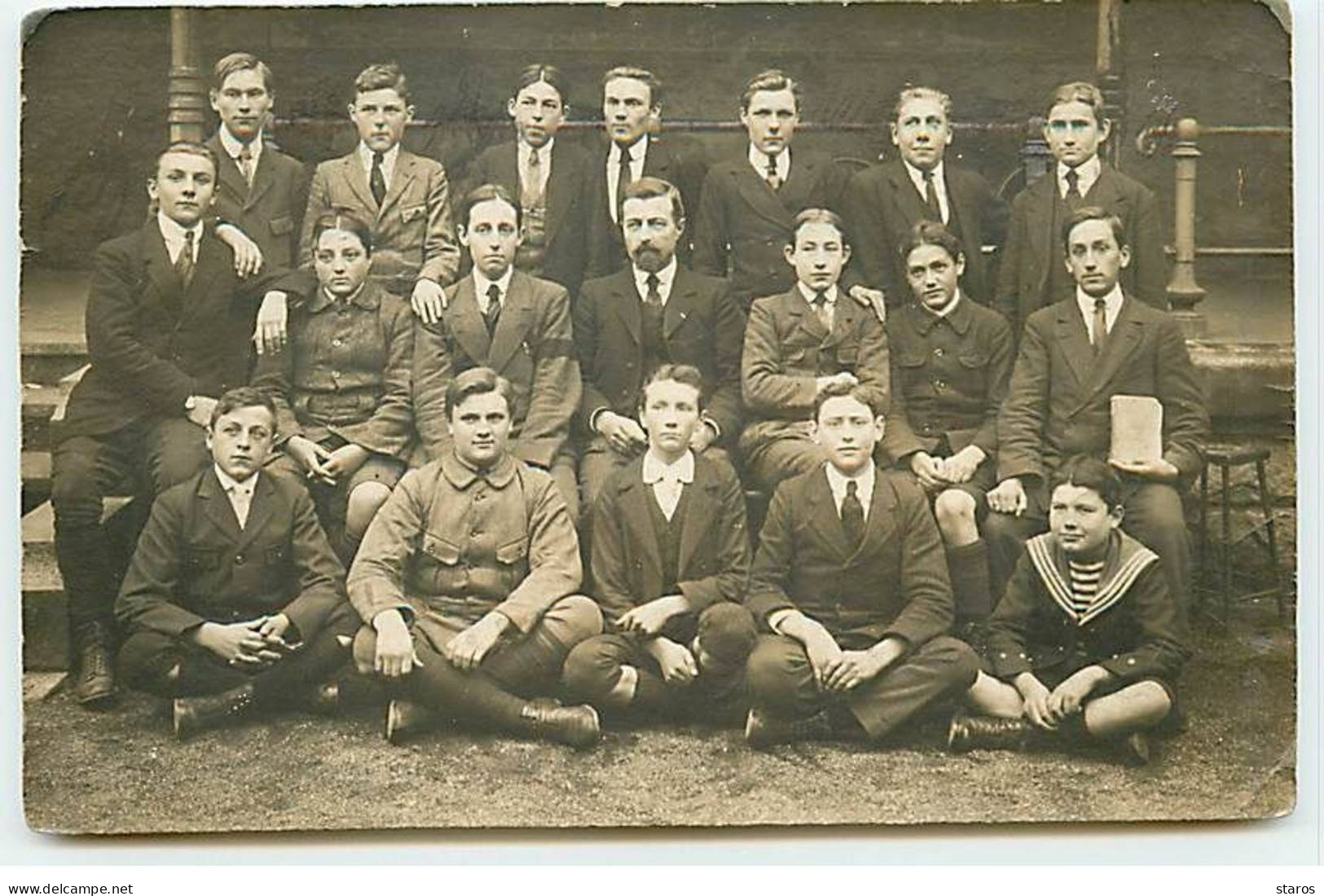 Carte Photo à Identifier - Groupe De Jeunes Hommes - To Identify