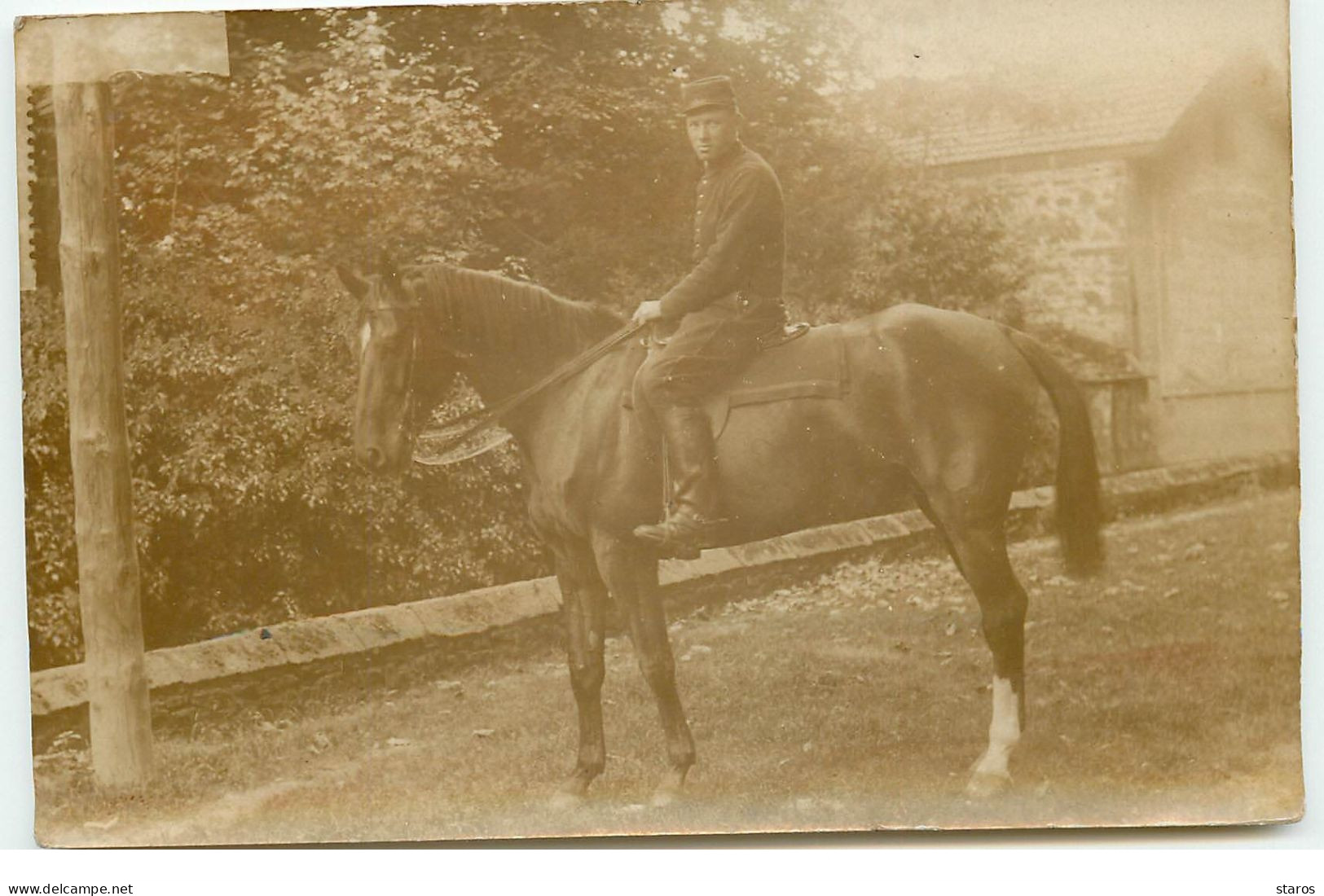 Carte Photo - Militaire Sur Son Cheval - Characters