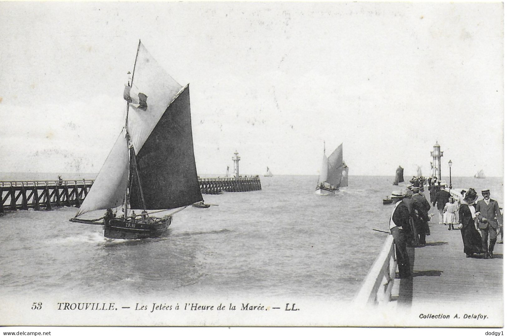 THE HARBOUR. TROUVILLE, CALVADOS, FRANCE. UNUSED POSTCARD   Nd1 - Trouville