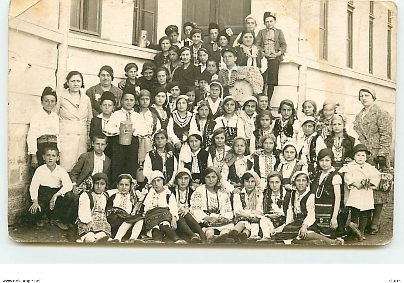 BULGARIE - RPPC - Veliko Tarnovo - Photo De Groupe, Les Enfants Sont Déguisés - Bulgarije