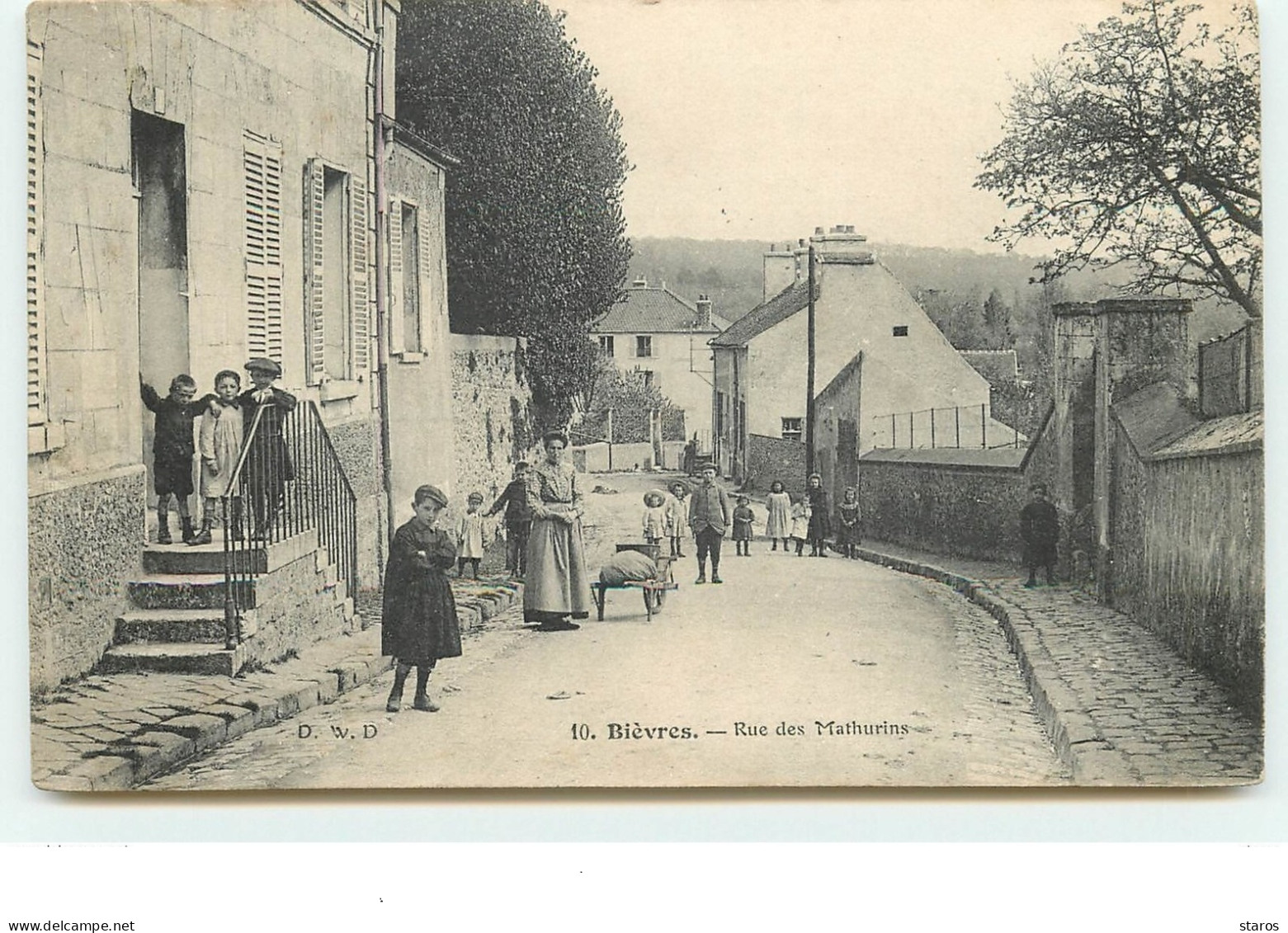 BIEVRES - Rue Des Mathurins - Bievres