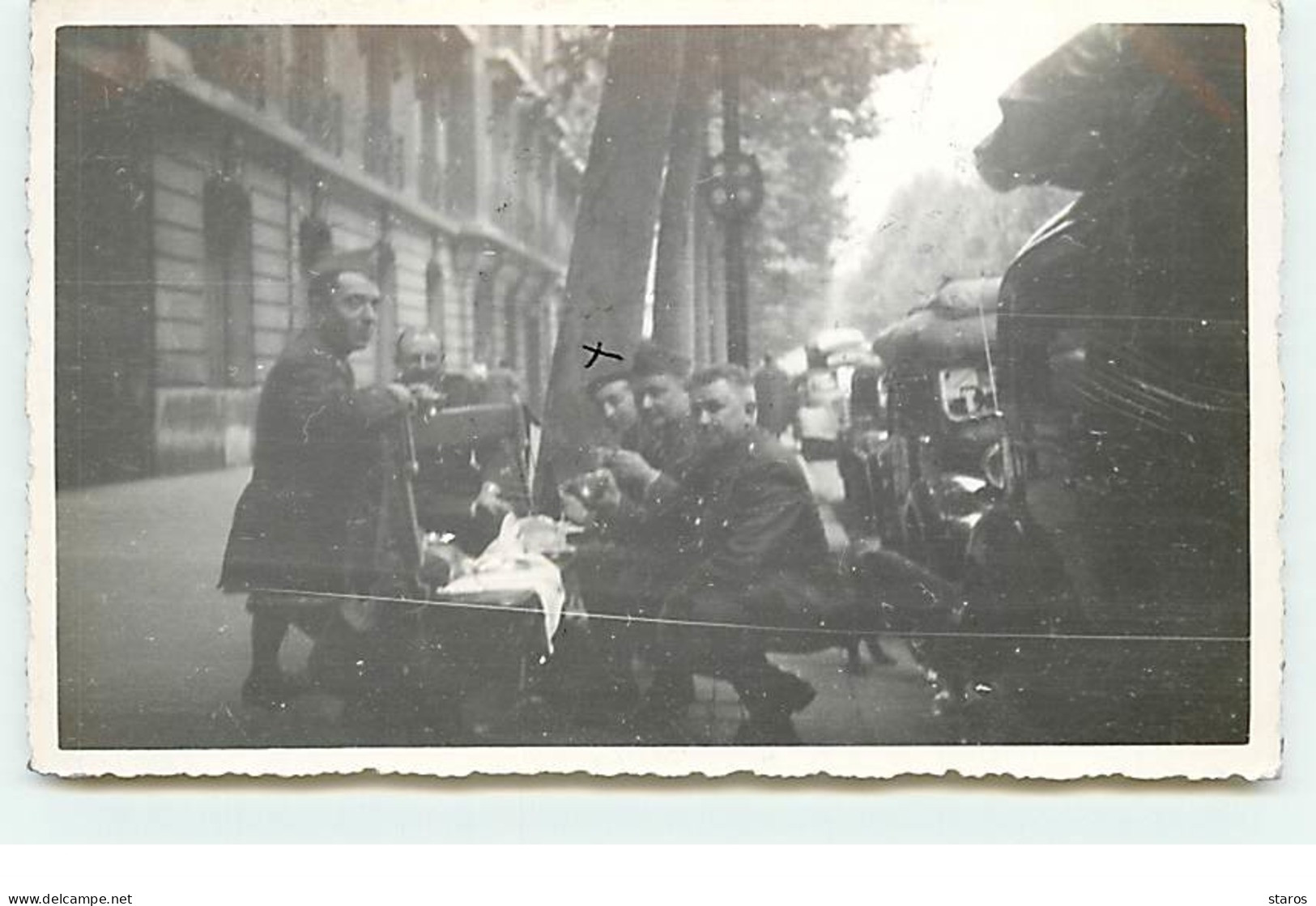 Carte-Photo - PARIS VIII - Militaires - Guerre 39/40 - Contrôle Postal Au Grand Palais - Distretto: 08