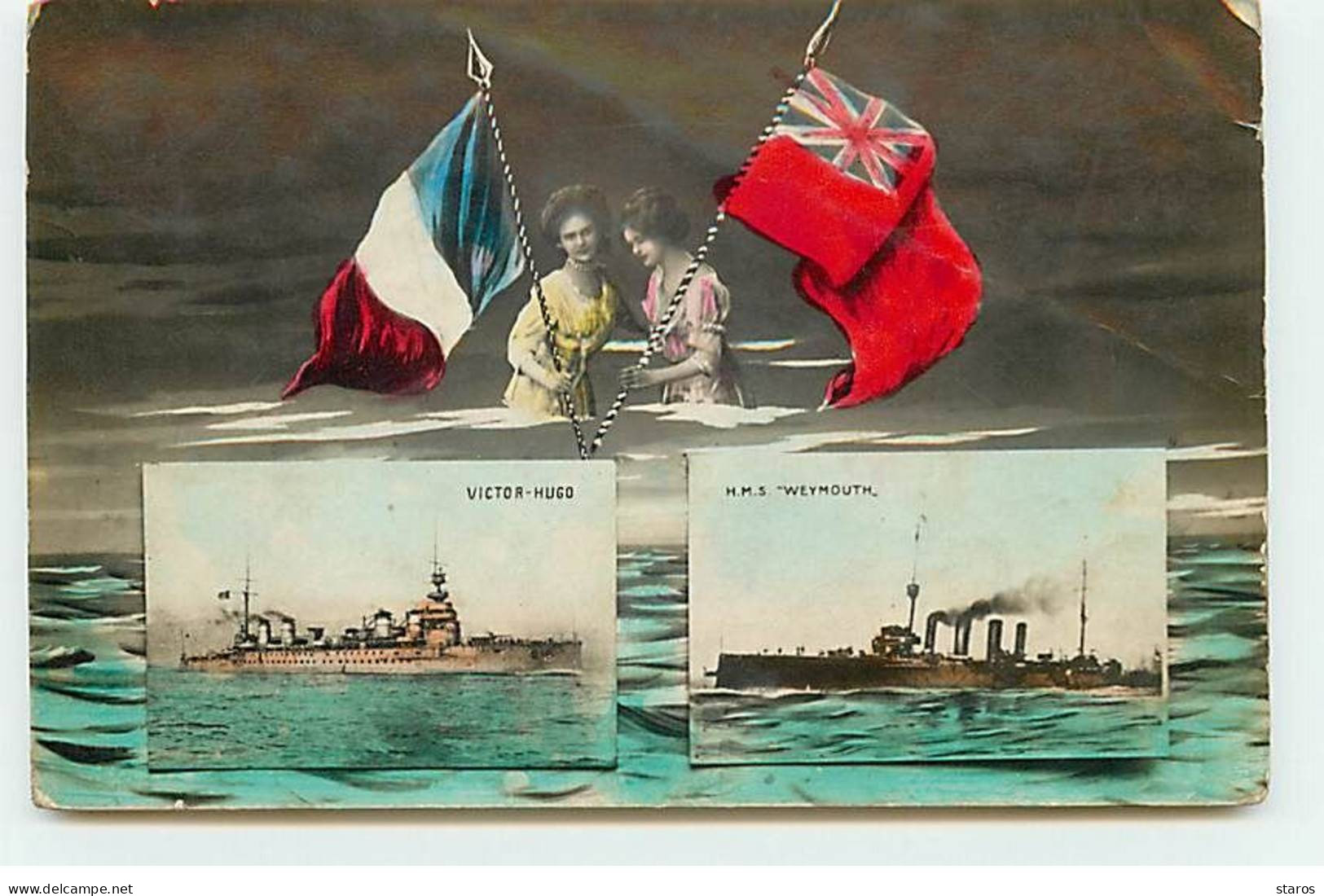 Malte - Deux Femmes Tenant Des Drapeaux - Bateaux Victor-Hugo Et H.M.S. Weymouth - Malta