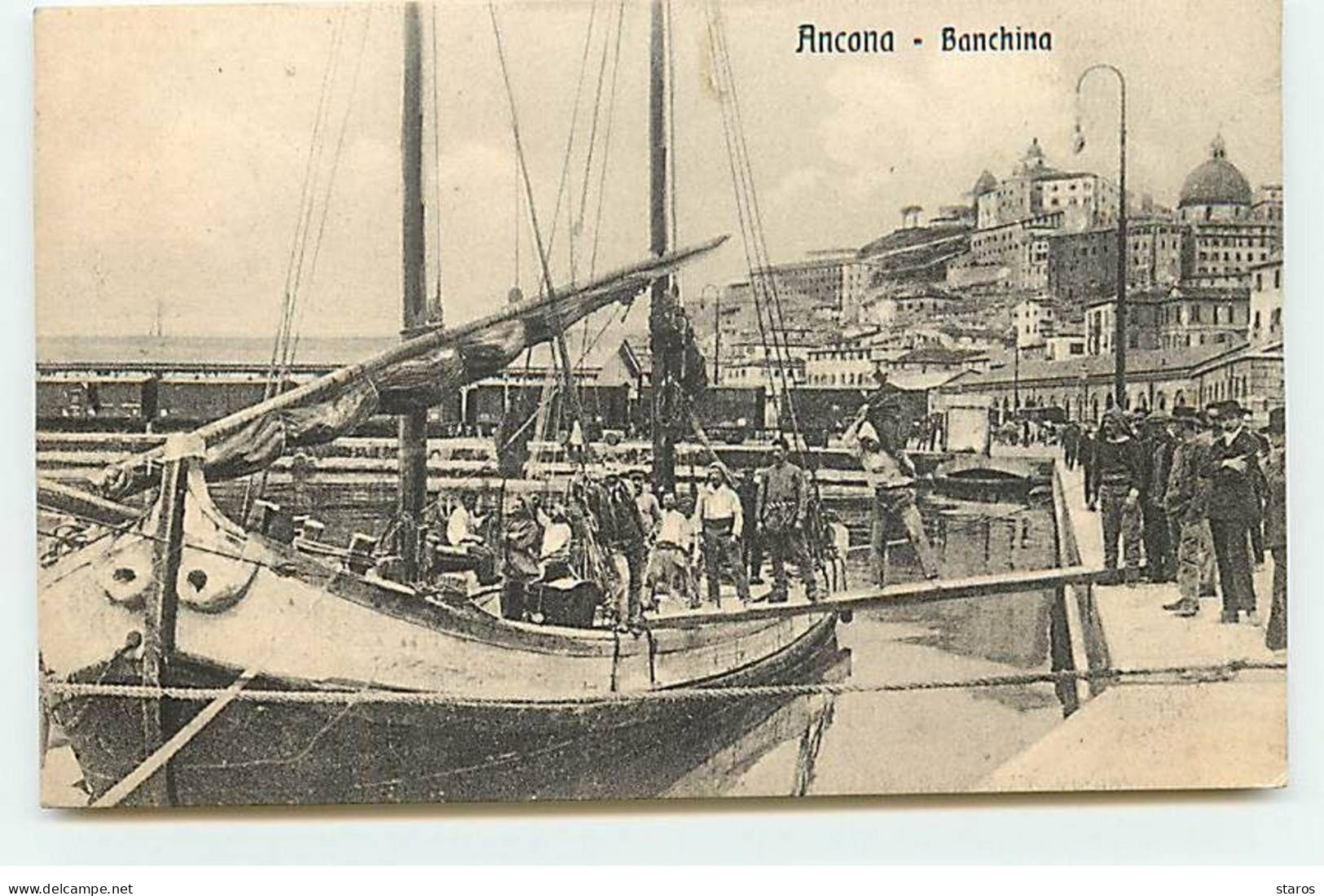 Italie - ANCONA - Banchina - Bateau - Ancona