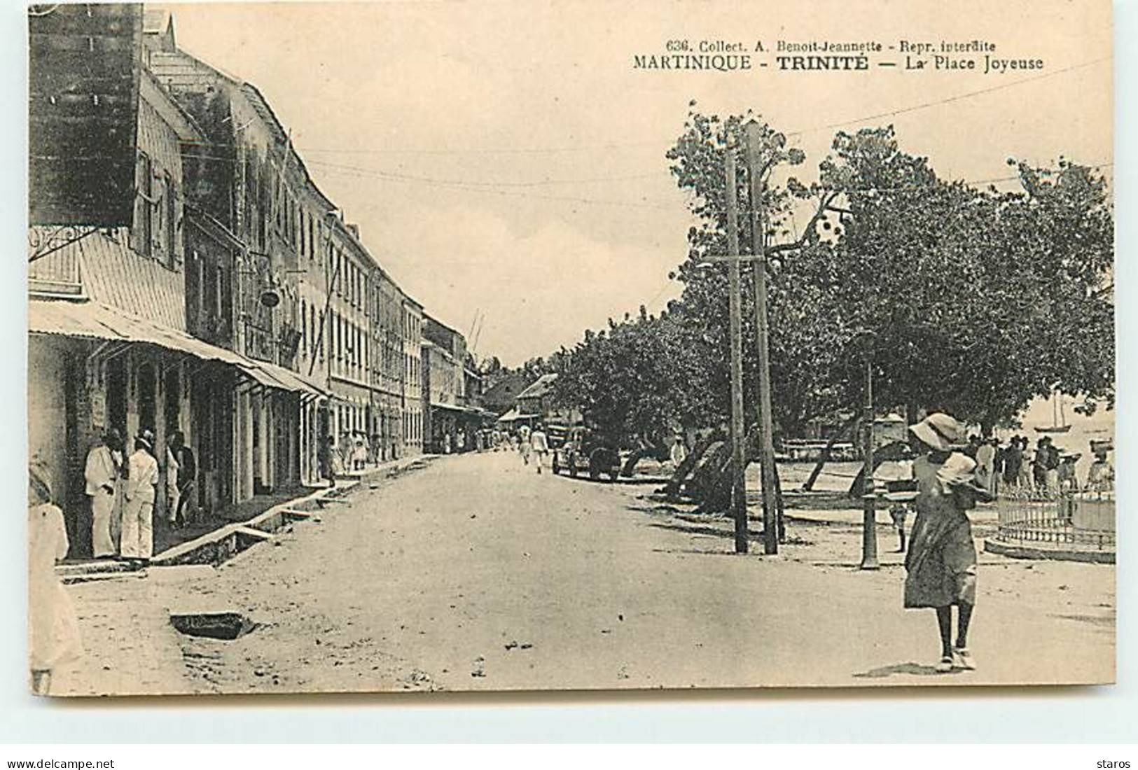 Martinique - LA TRINITE - La Place Joyeuse - La Trinite