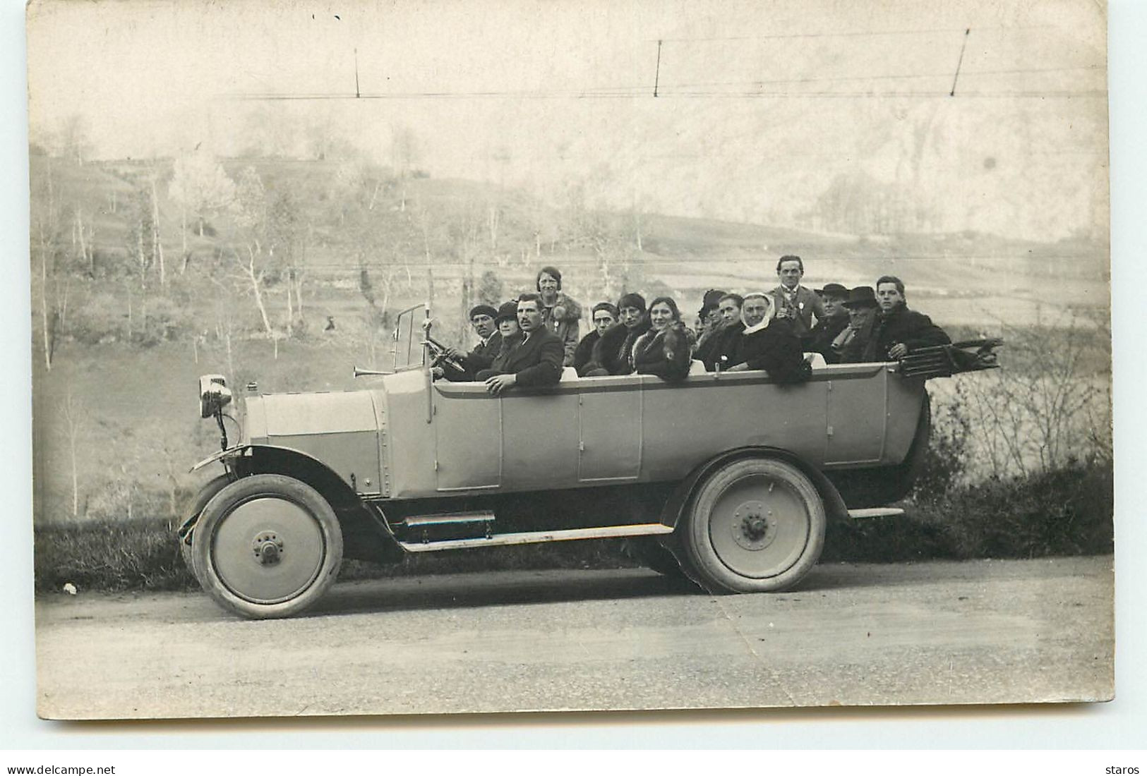 Carte Photo - LOURDES - Touristes Dans Une Voiture - 1924 - Lourdes