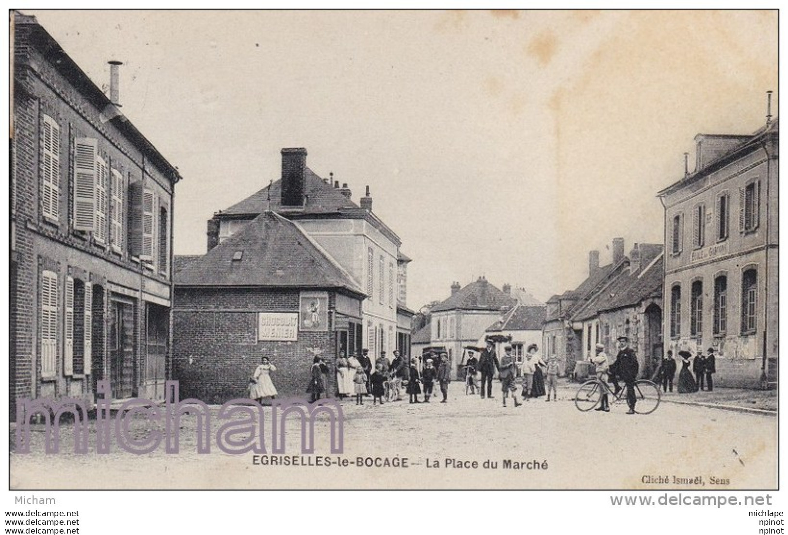 CPA 89  EGRISELLES LE BOCAGE  PLACE DU MARCHE   TB ETAT - Egriselles Le Bocage