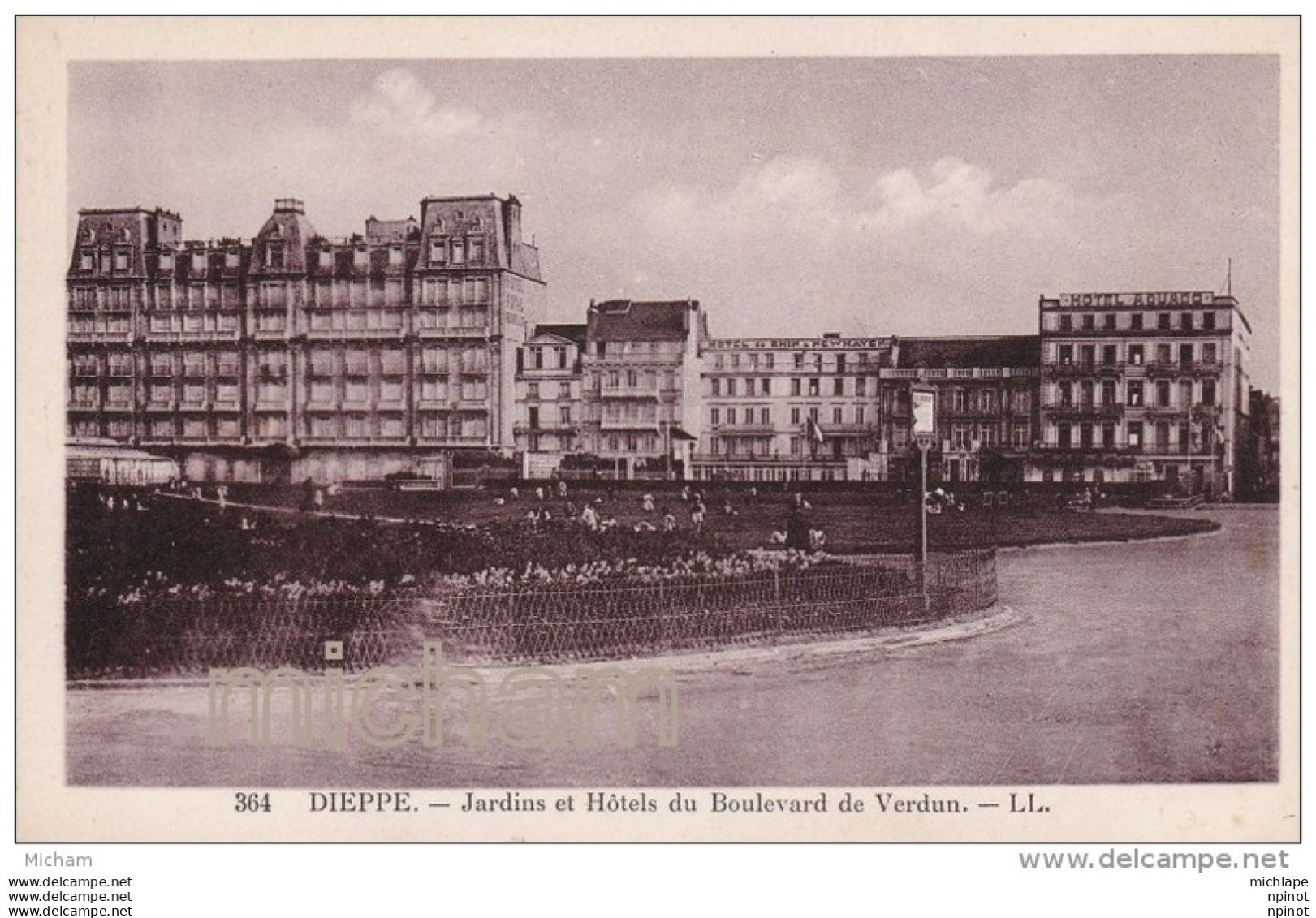 CPA  76  DIEPPE      JARDINS  ET HOTELS  DU BOULEVARD DE VERDUN  TB ETAT - Dieppe