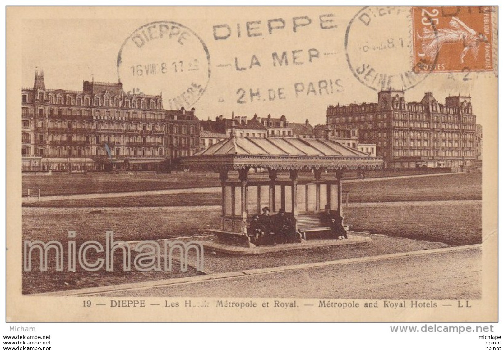 CPA  76  DIEPPE   LES  HOTELS  METROPOLE  ET  ROYALE   TB ETAT - Dieppe