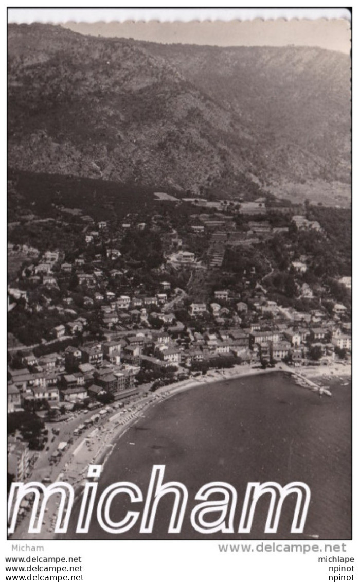 CPM   83 LE LAVANDOU  LA PLAGE  VUE  AERIENNE TB ETAT - Le Lavandou