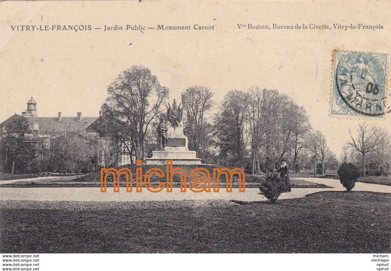 CPA 51  VITRY LE FRANCOIS Jardin De L'hotel De Ville - Vitry-le-François