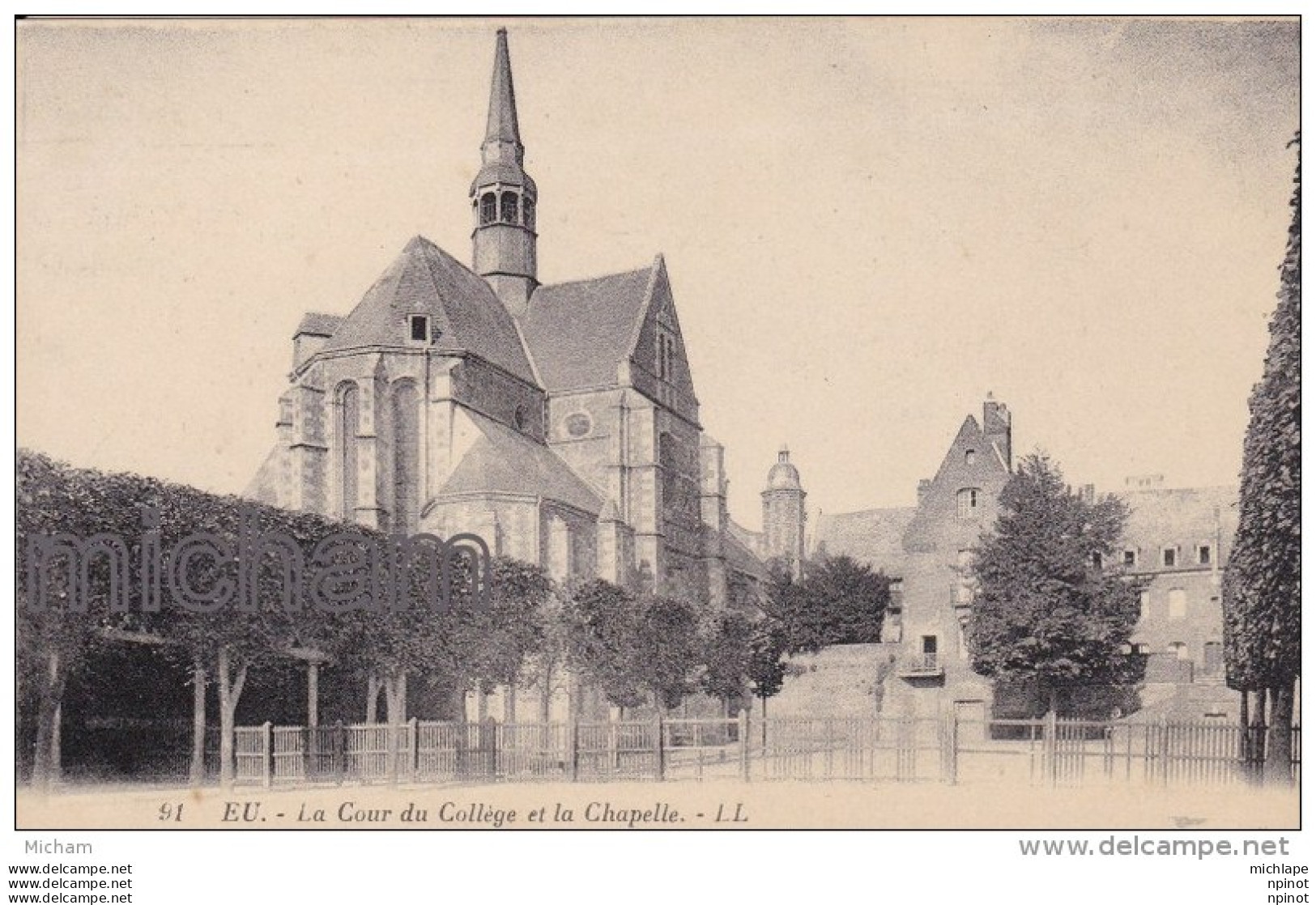 CPA  76  EU     COUR DU COLLEGE  ET LA  CHAPELLE    T B ETAT - Eu