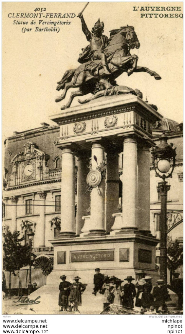 CPA 63  CLERMONT FERRAND  STATUE DE VERCINGETORIX  DE BARTHOLDI  ANIMATION  TB ETAT - Clermont Ferrand