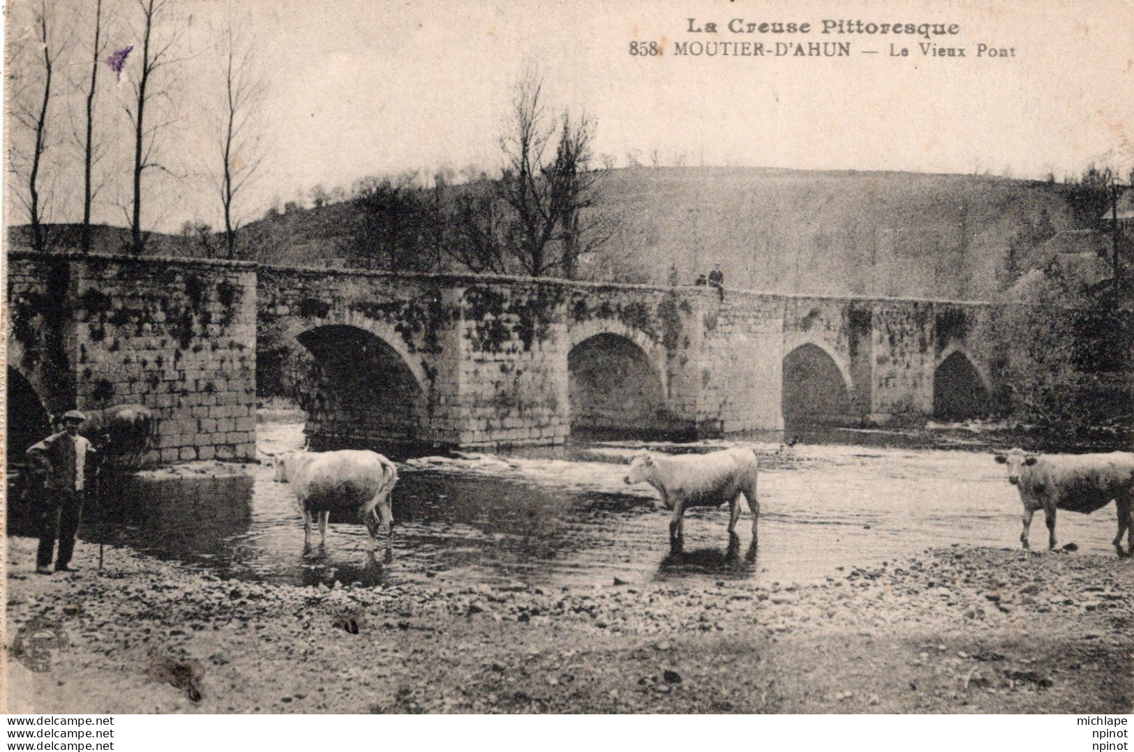 C P A  -  23  -   MOUTIER - D'AHUN  -     Le Vieux  Pont - Moutier D'Ahun