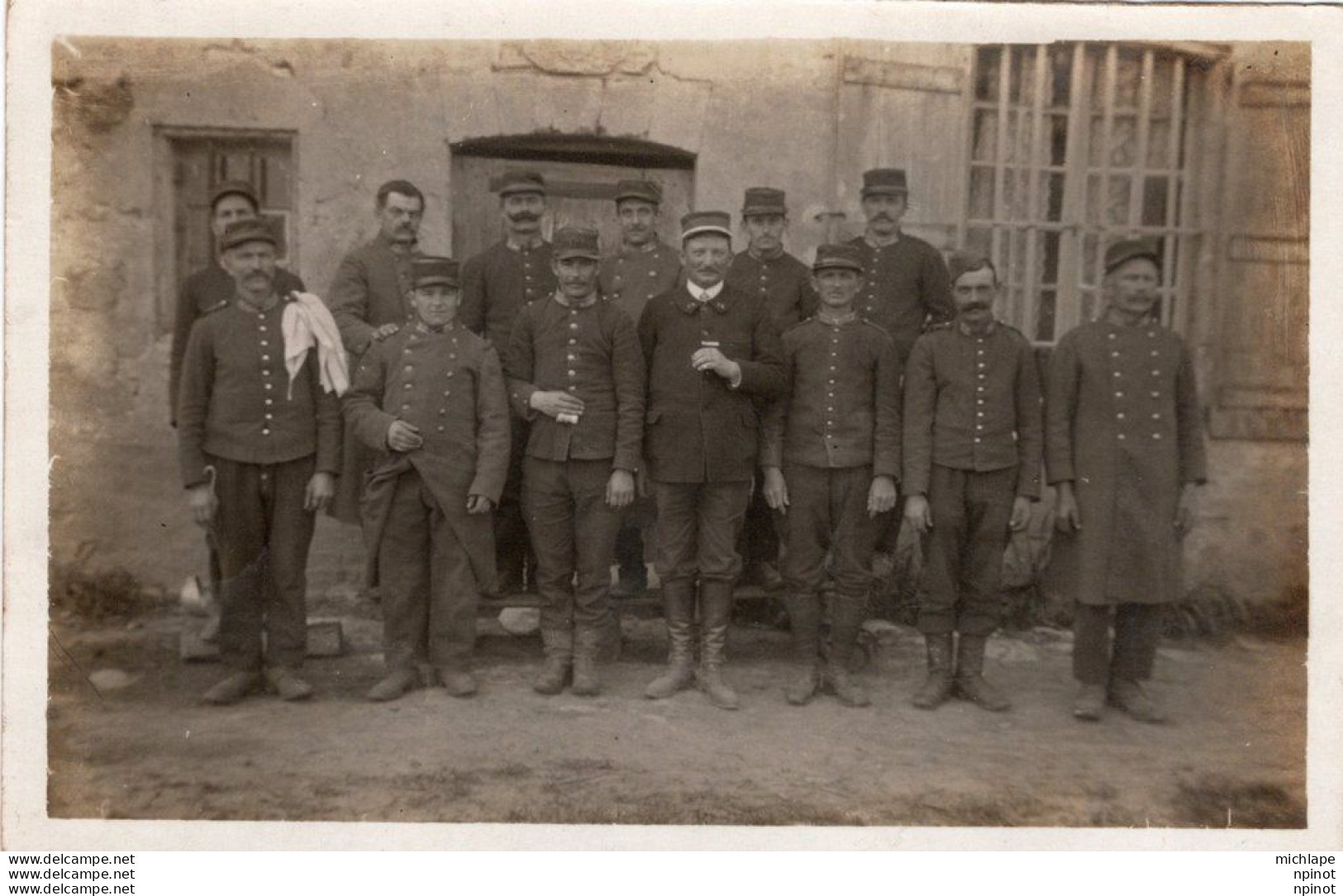 C P A  CARTE PHOTO 14/ 18  GROUPE DE  MILITAIRES - 1914-18