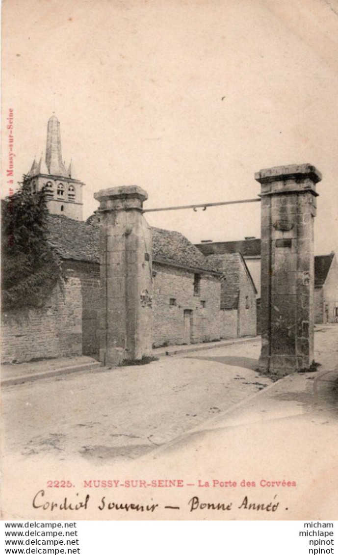 CPA  10 - MUSSY SUR SEINE -  La Porte Des Corvées - Mussy-sur-Seine