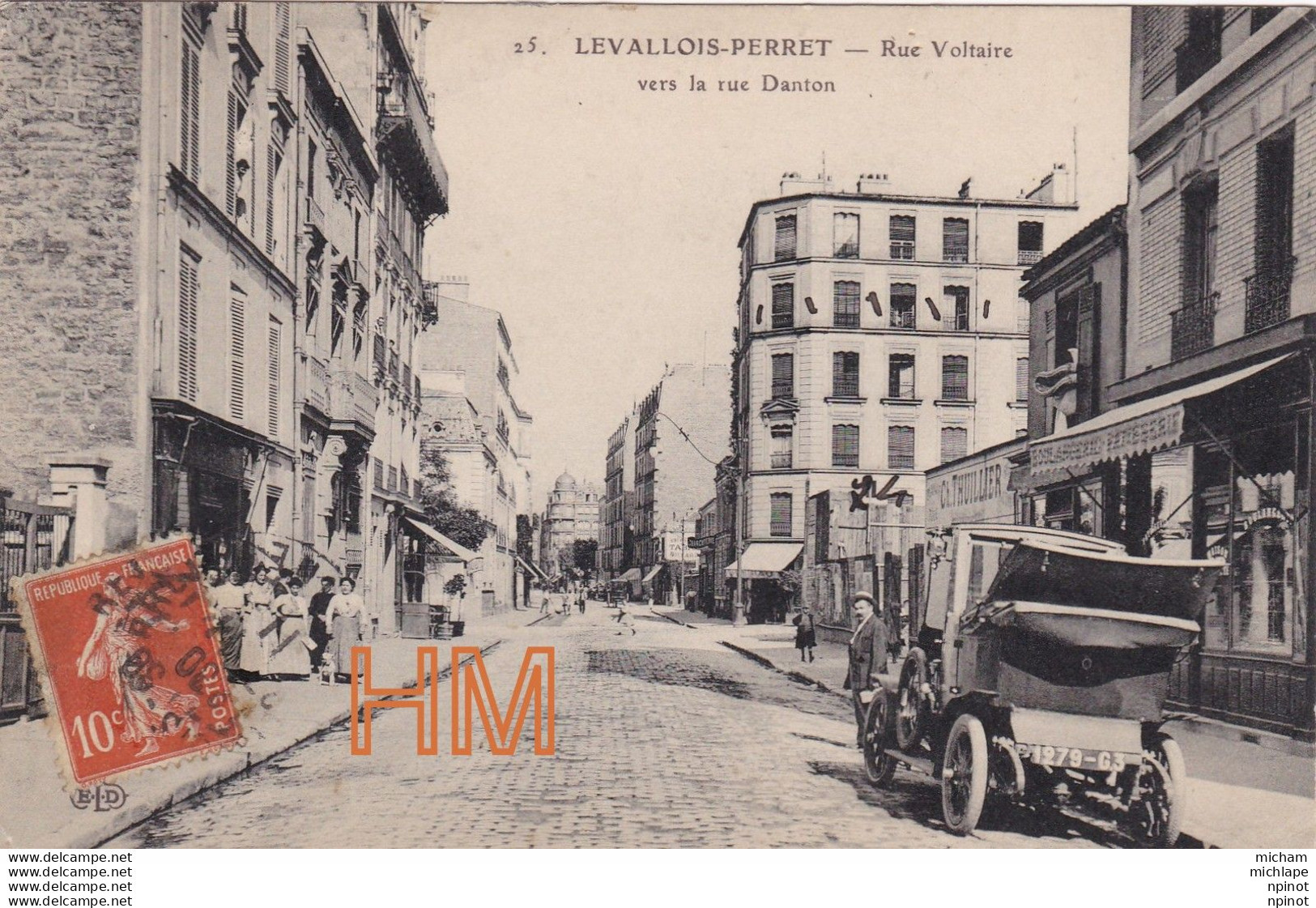 C P A  92  LEVALLOIS PERRET Rue  Voltaire Vers La Rue  Danton - Levallois Perret